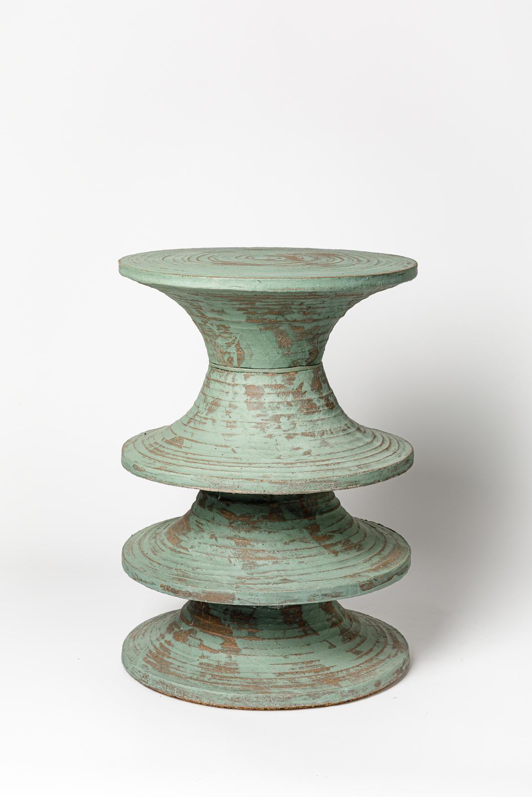 Green engobed stoneware stool by Mart Schrijvers, 2023. In New Condition For Sale In Saint-Ouen, FR