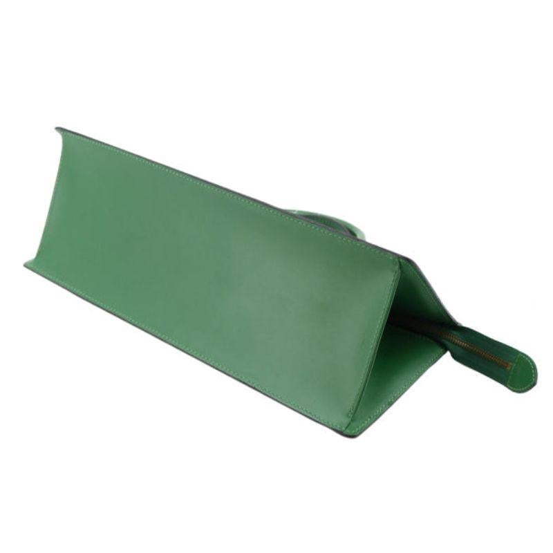 Grüne Louis Vuitton Sac Triangle-Handtasche aus Epi-Leder mit Vachetta-Leder (Grau) im Angebot