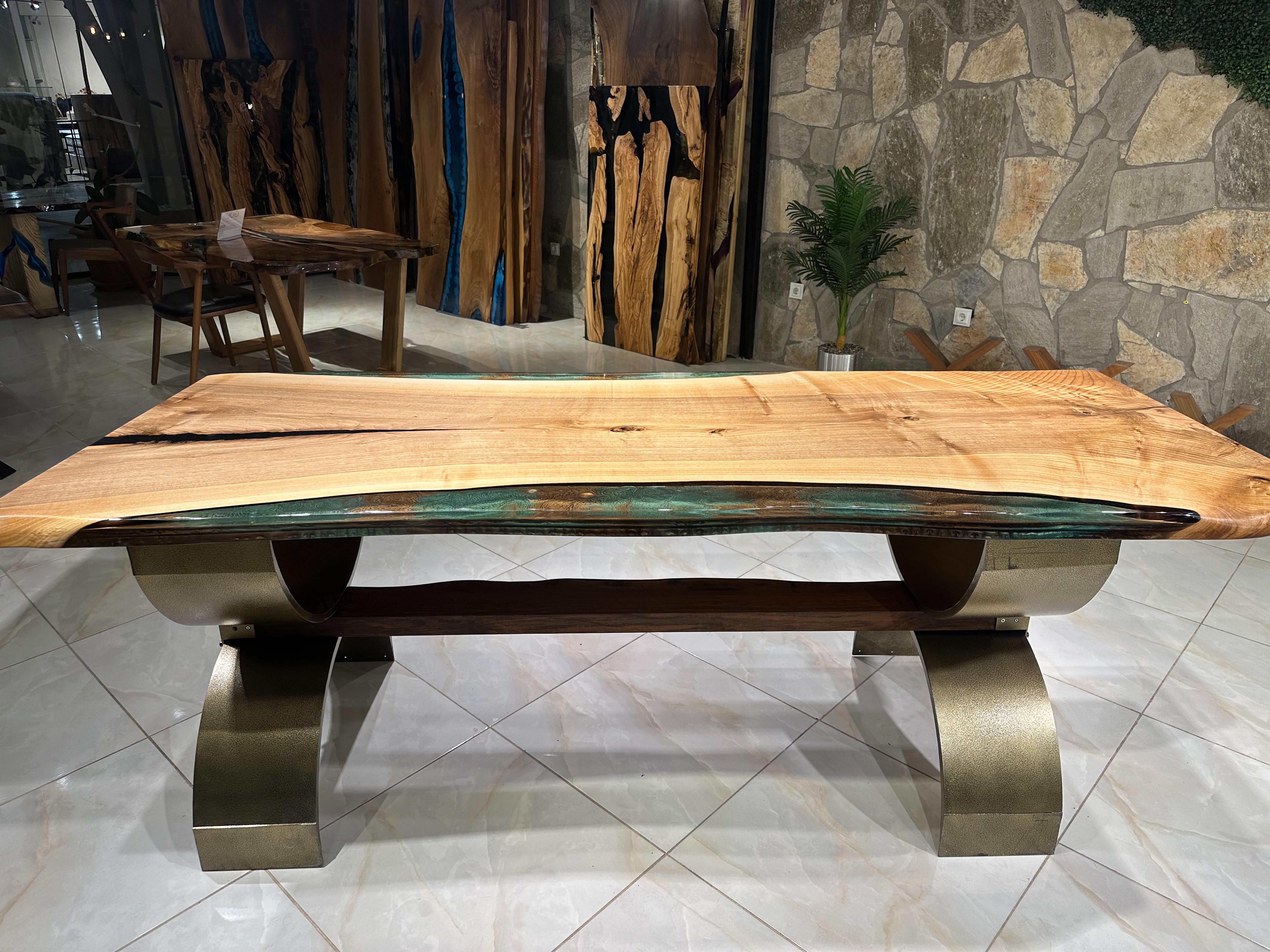 Mesa de comedor de nogal epoxi verde - Mesa de madera personalizable Turco en venta