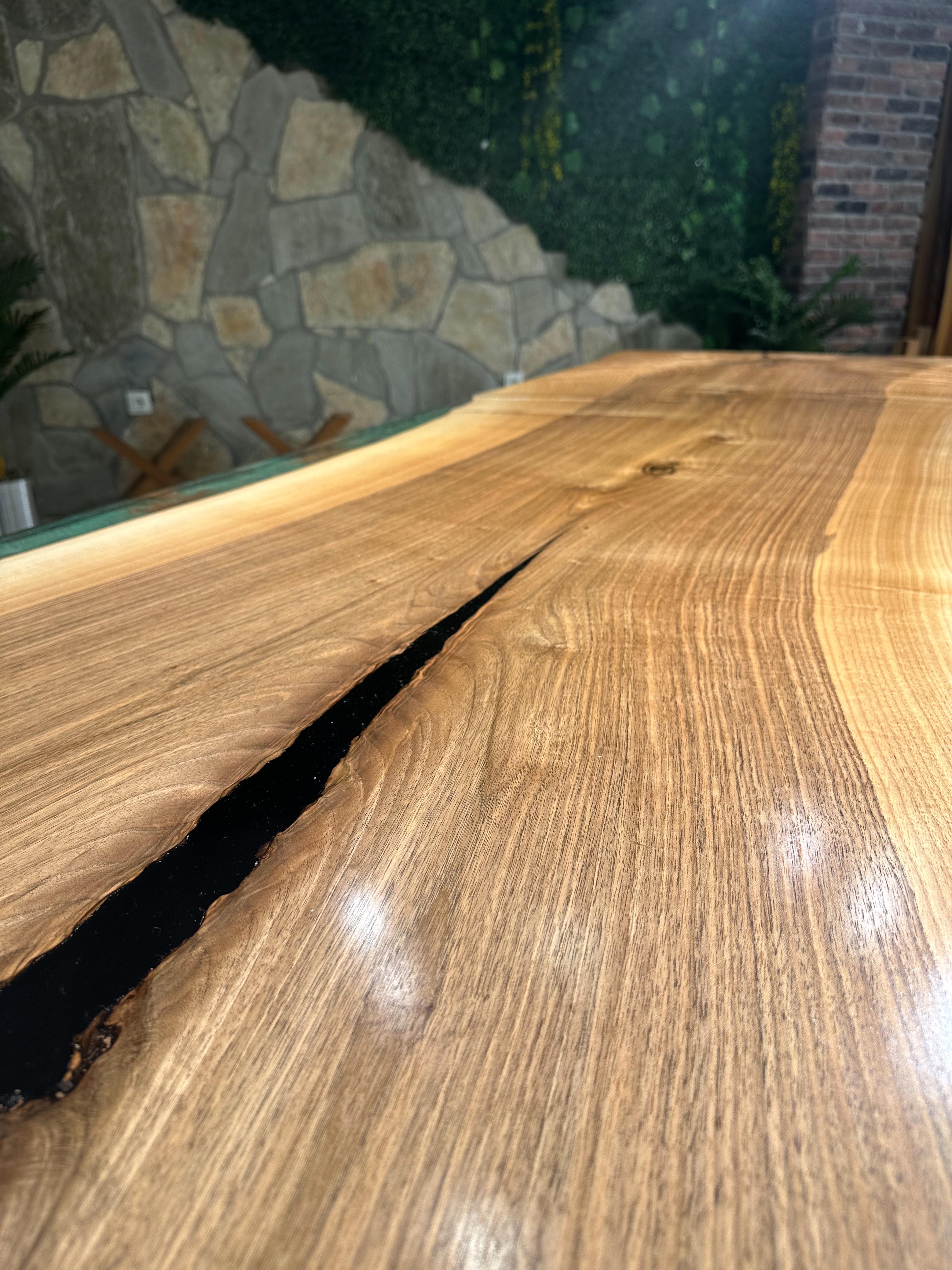 Mesa de comedor de nogal epoxi verde - Mesa de madera personalizable Cepillado en venta