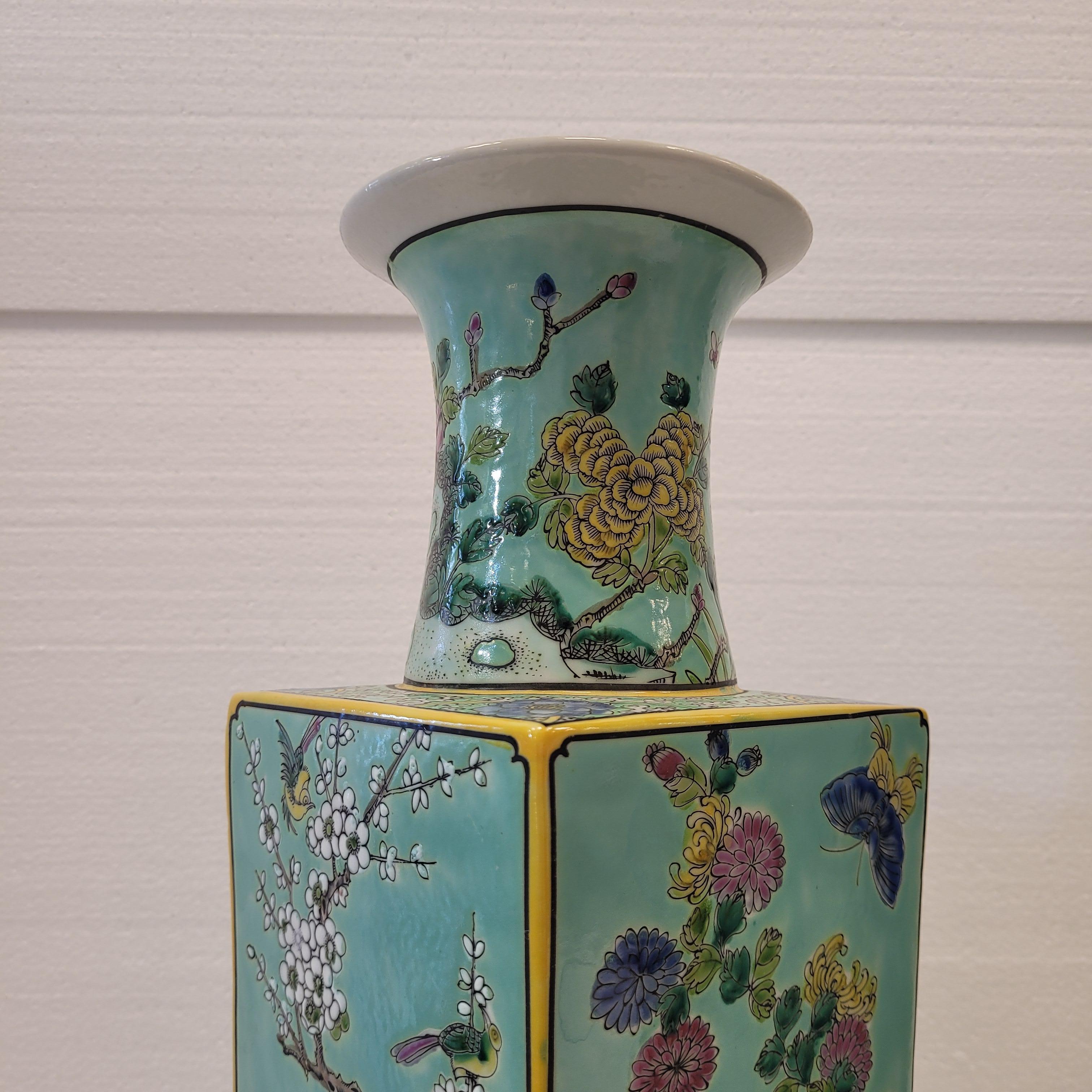 Green family Vert pair of Chineses  porcelain vases rectangular shape 4