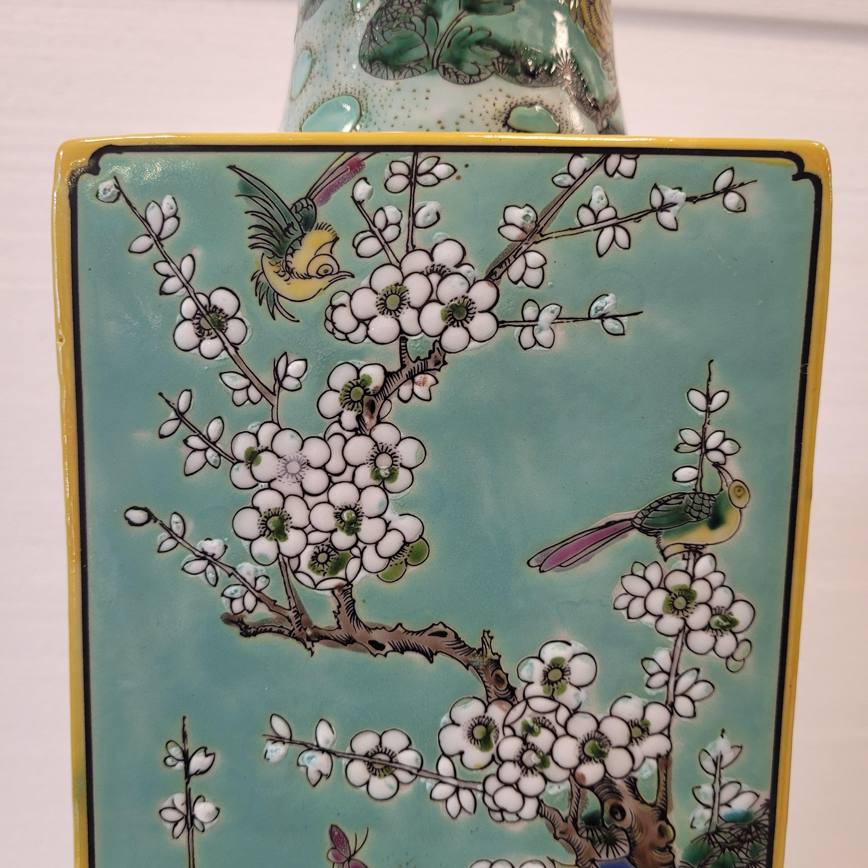 Green family Vert pair of Chineses  porcelain vases rectangular shape 6