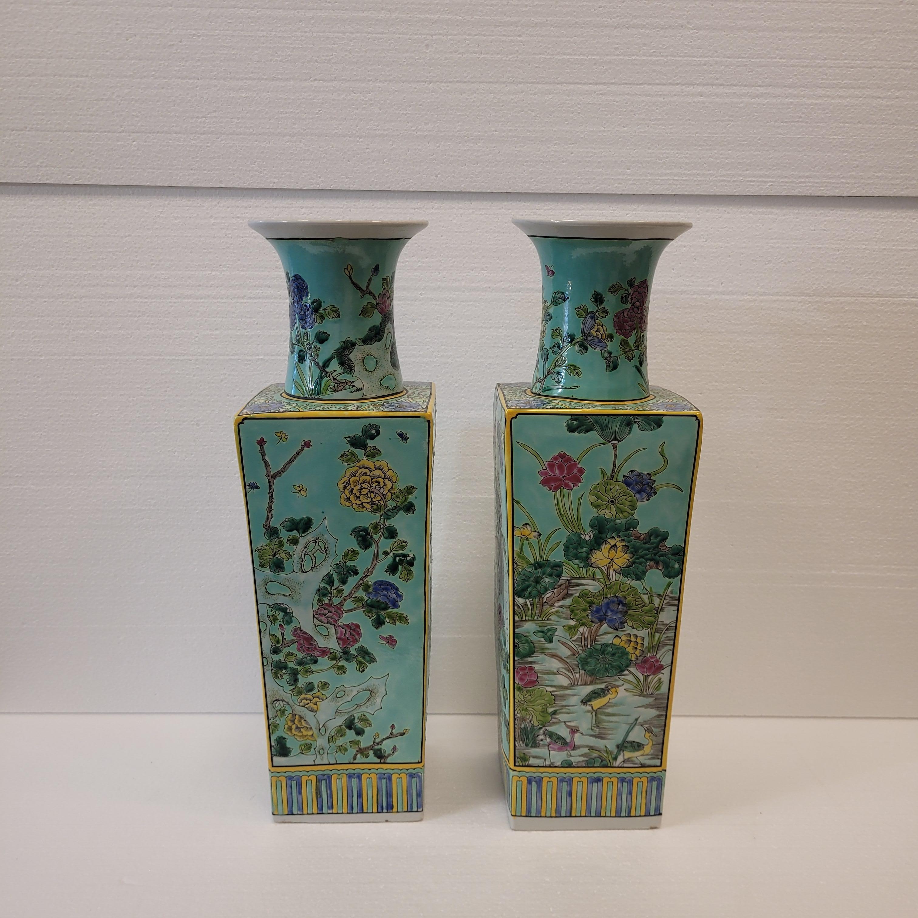 Chinese Export Green family Vert pair of Chineses  porcelain vases rectangular shape