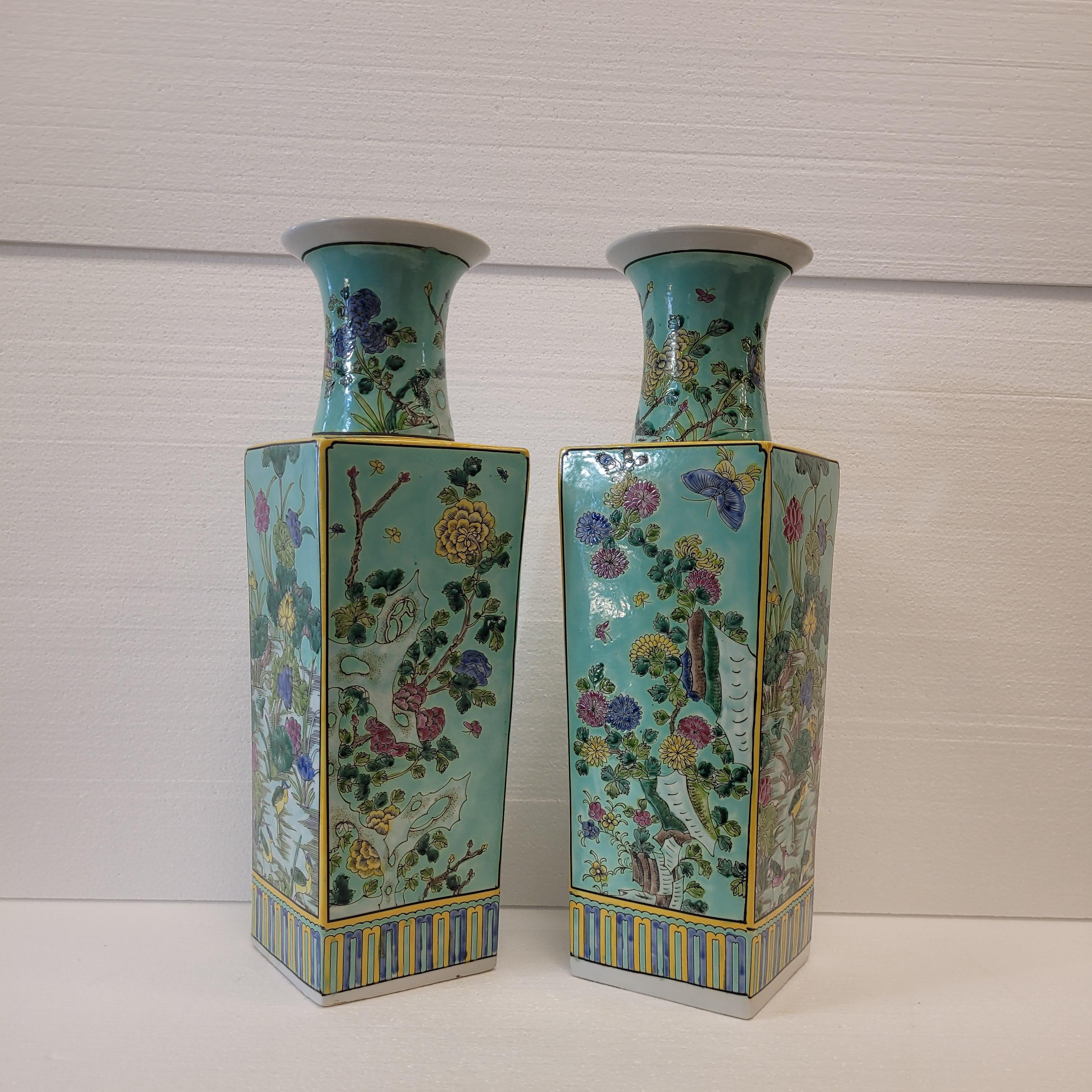 Green family Vert pair of Chineses  porcelain vases rectangular shape In Good Condition In Valladolid, ES