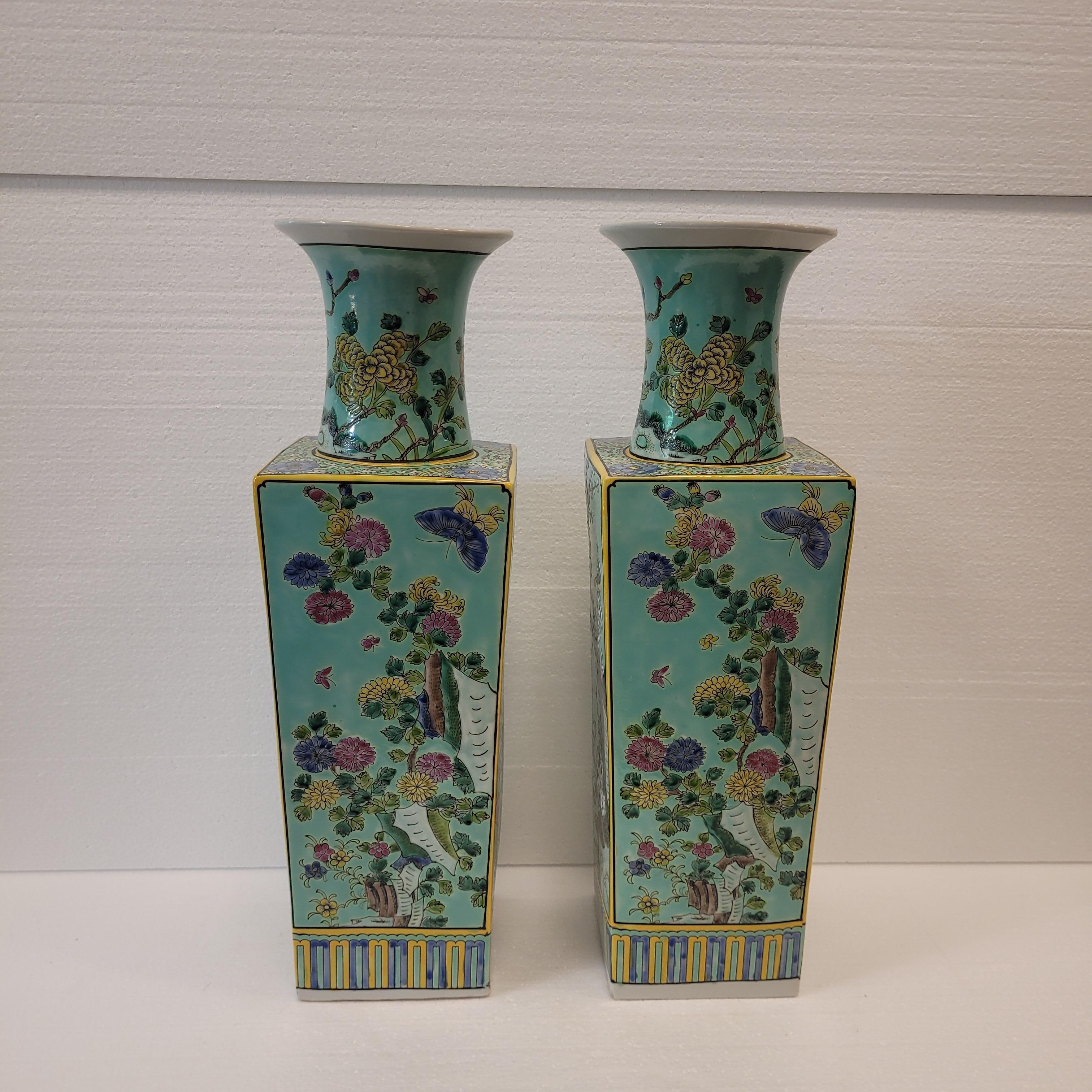 Early 20th Century Green family Vert pair of Chineses  porcelain vases rectangular shape