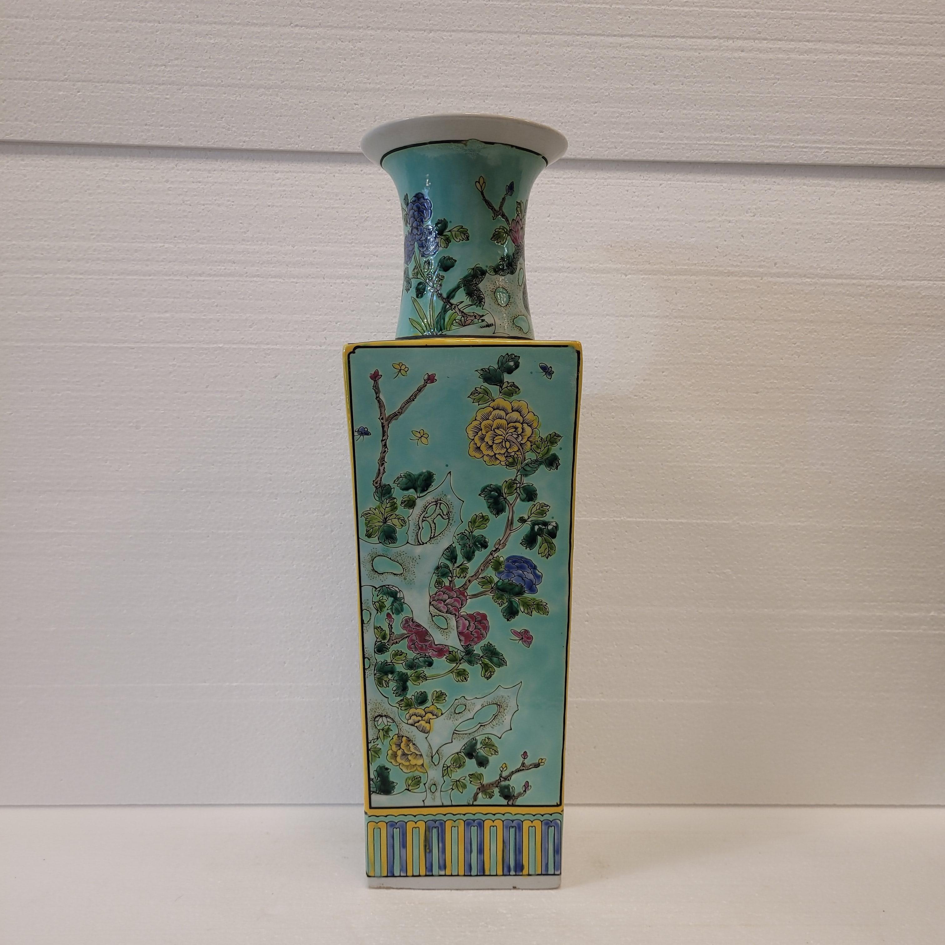 Green family Vert pair of Chineses  porcelain vases rectangular shape 1