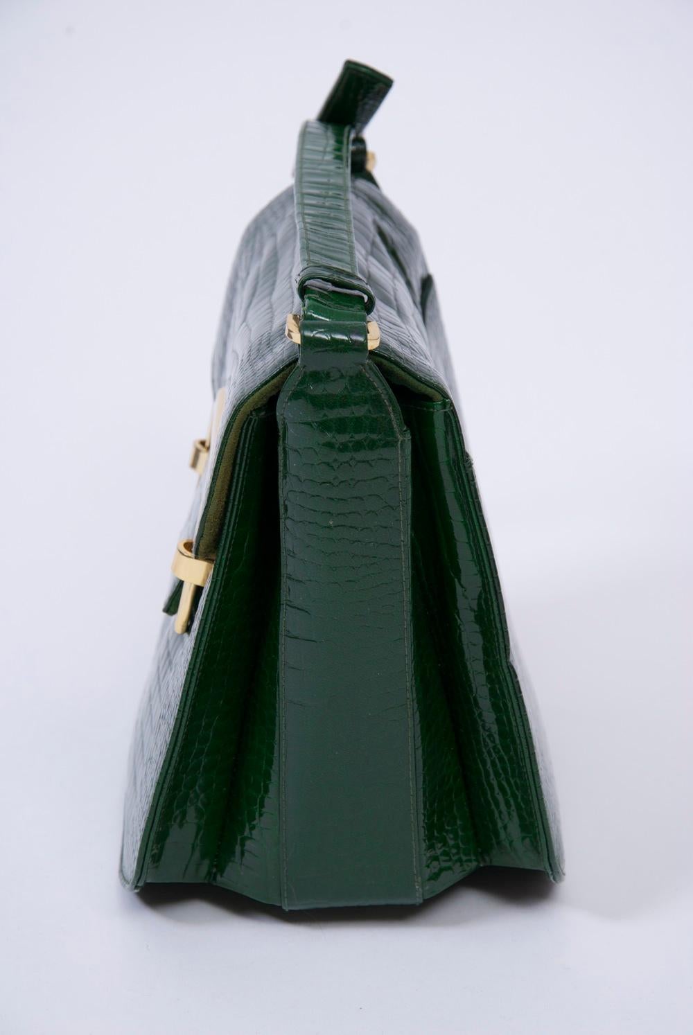 Green Faux Alligator Shoulder Bag, Saks Fifth Avenue In Good Condition In Alford, MA