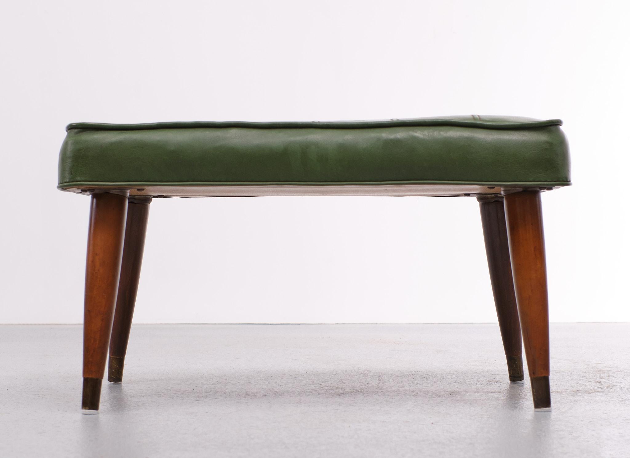 Mid-Century moderno Pouf in ecopelle verde 1950 Inghilterra in vendita