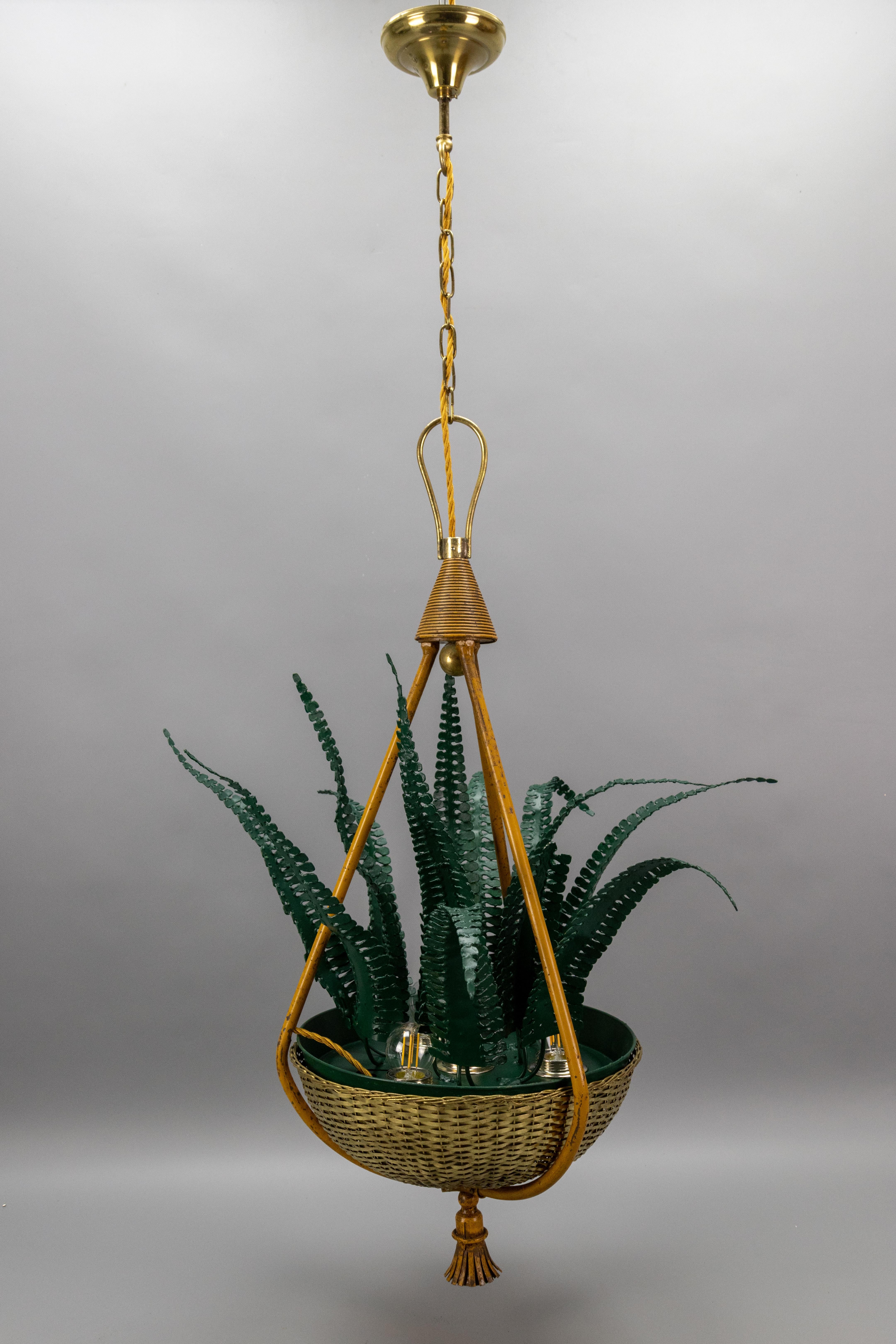 Lampadario a cesto in ottone e foglie di felce verde attribuito alla Maison Baguès, anni '50 in vendita 8