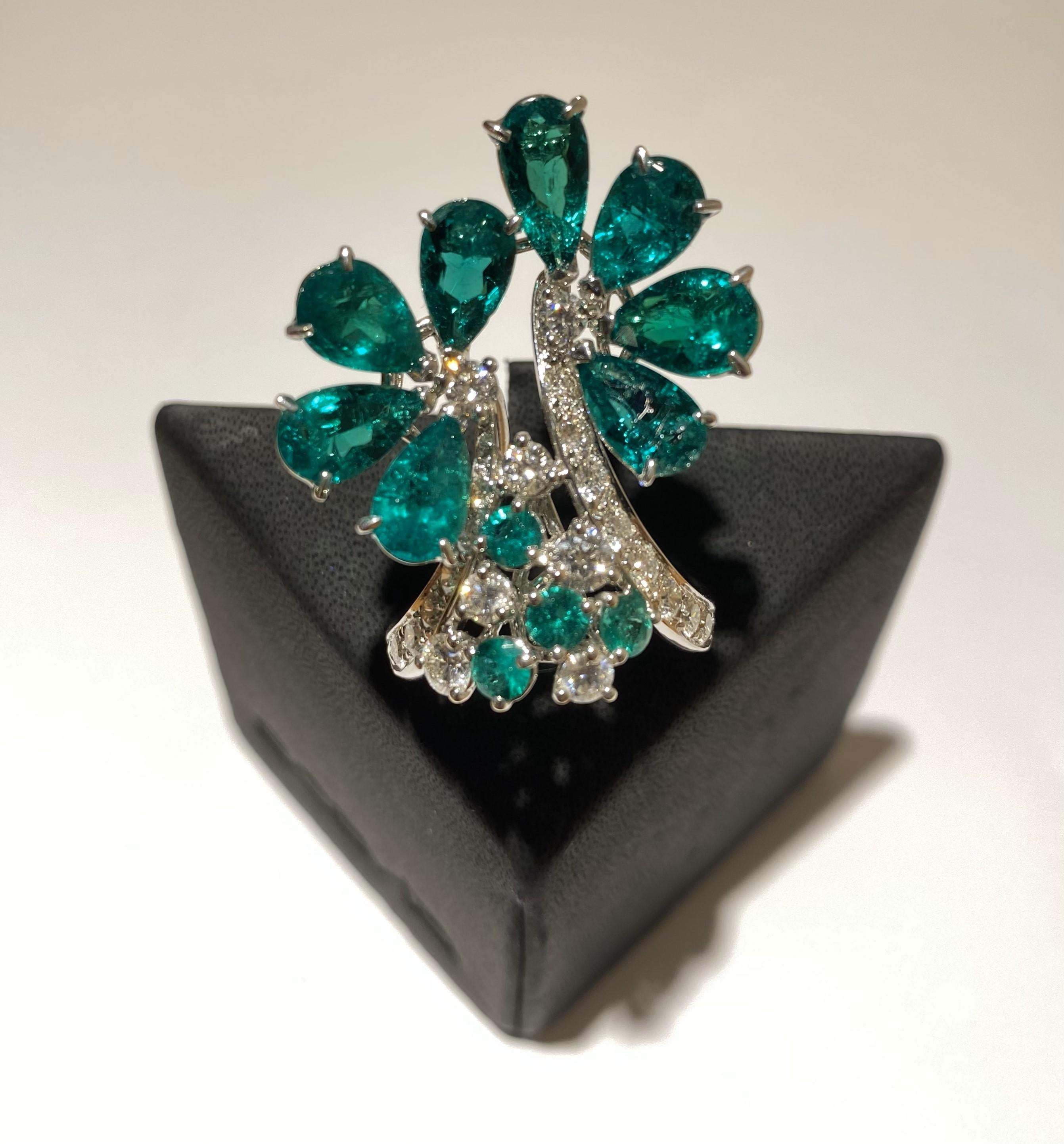 Contemporary SCAVIA Green Emeralds Diamond Cocktail Ring For Sale