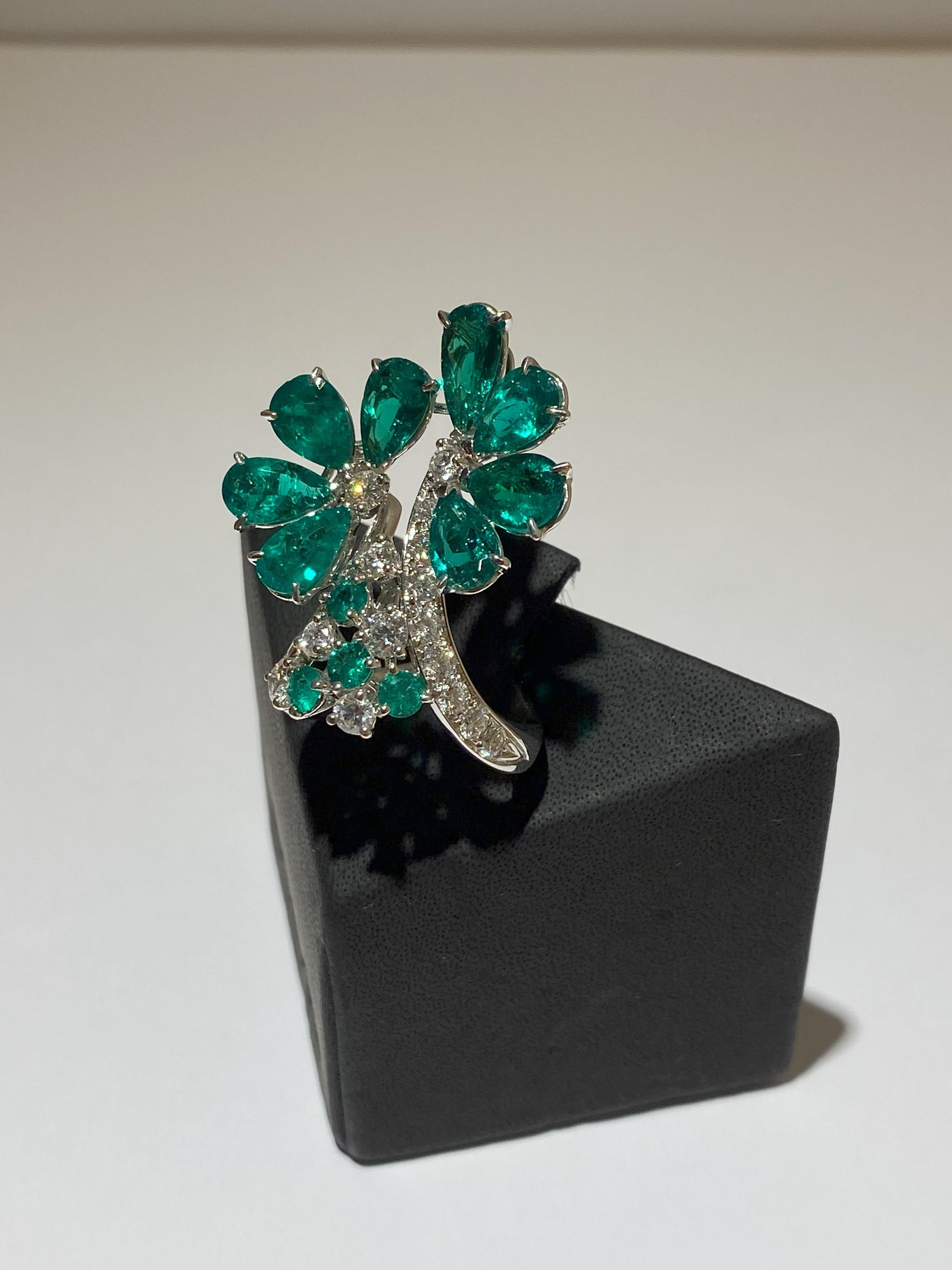 SCAVIA Green Emeralds Diamond Cocktail Ring In New Condition For Sale In Rome, IT