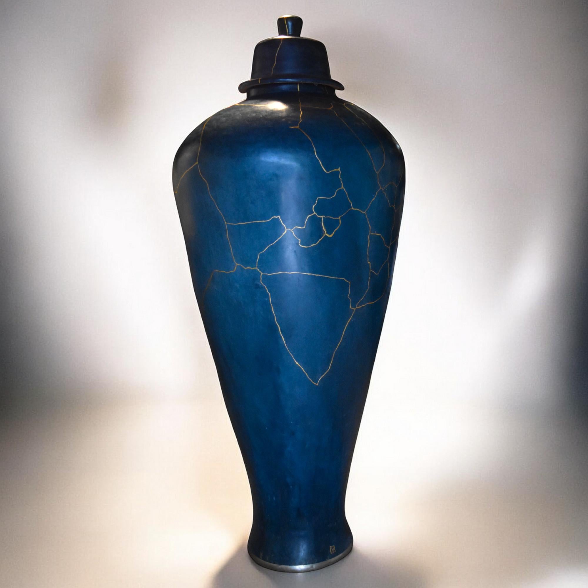 XXI secolo e contemporaneo Vaso da terra verde Kintsugi 