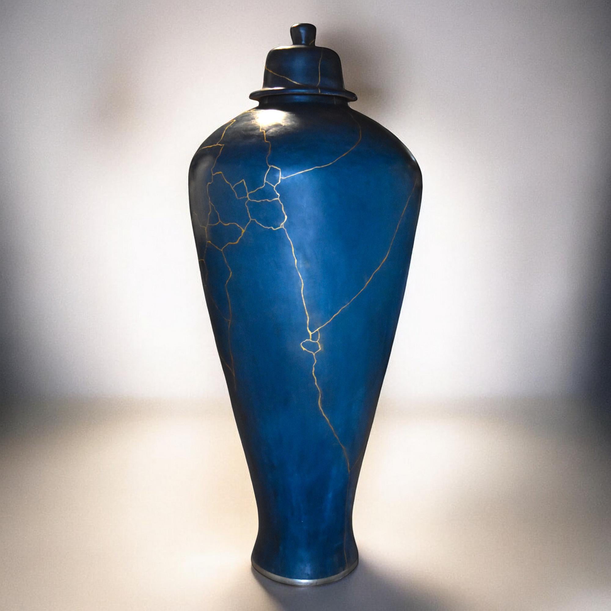Vaso da terra verde Kintsugi 