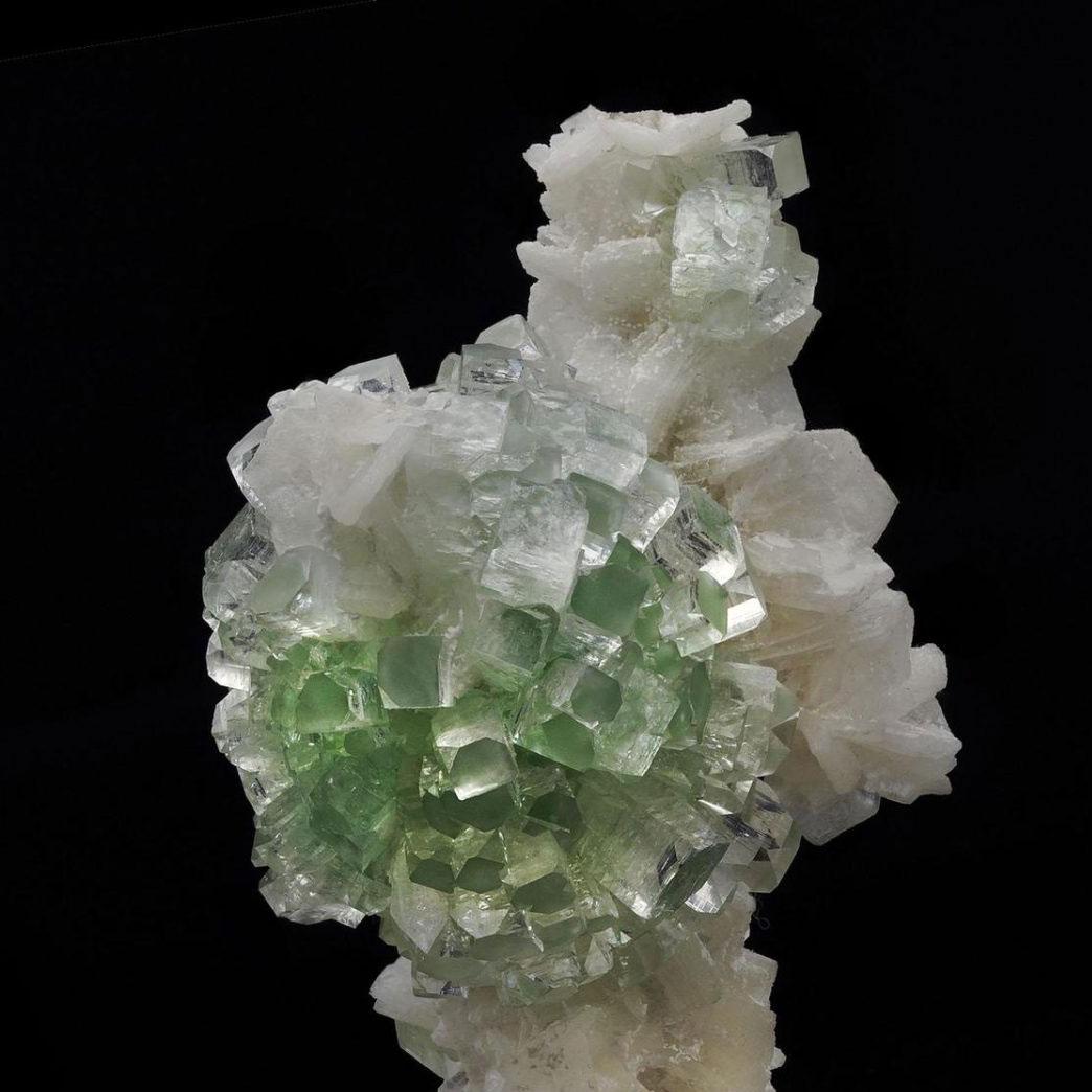 Cristallo di rocca Apofillite verde floreale in vendita