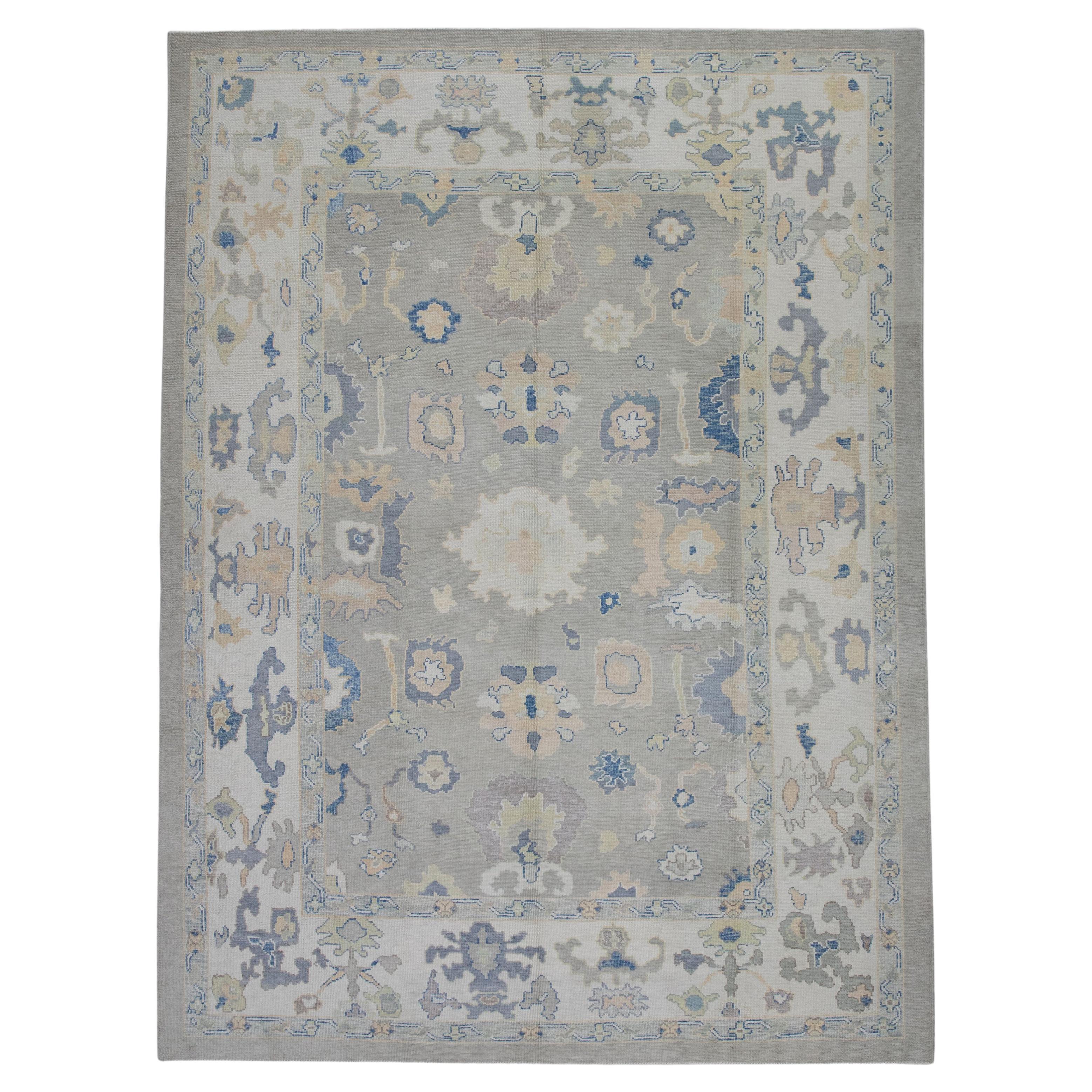 Tapis turc Oushak en laine à motifs floraux verts tissés à la main 9' X 12'1". en vente