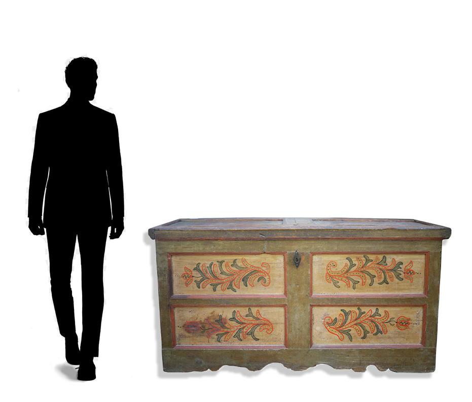 Green Floral Painted Blanket Chest, Italy, 1810 In Good Condition In Albignasego, IT