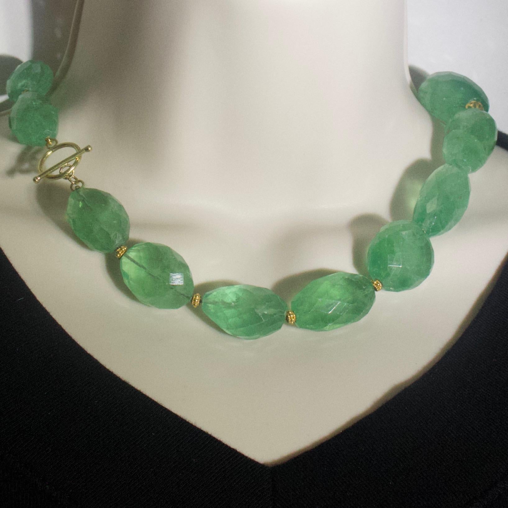 Green Flourite Faceted Necklace with 18 Karat Gold Clasp and Rondelles im Zustand „Neu“ im Angebot in New York, NY