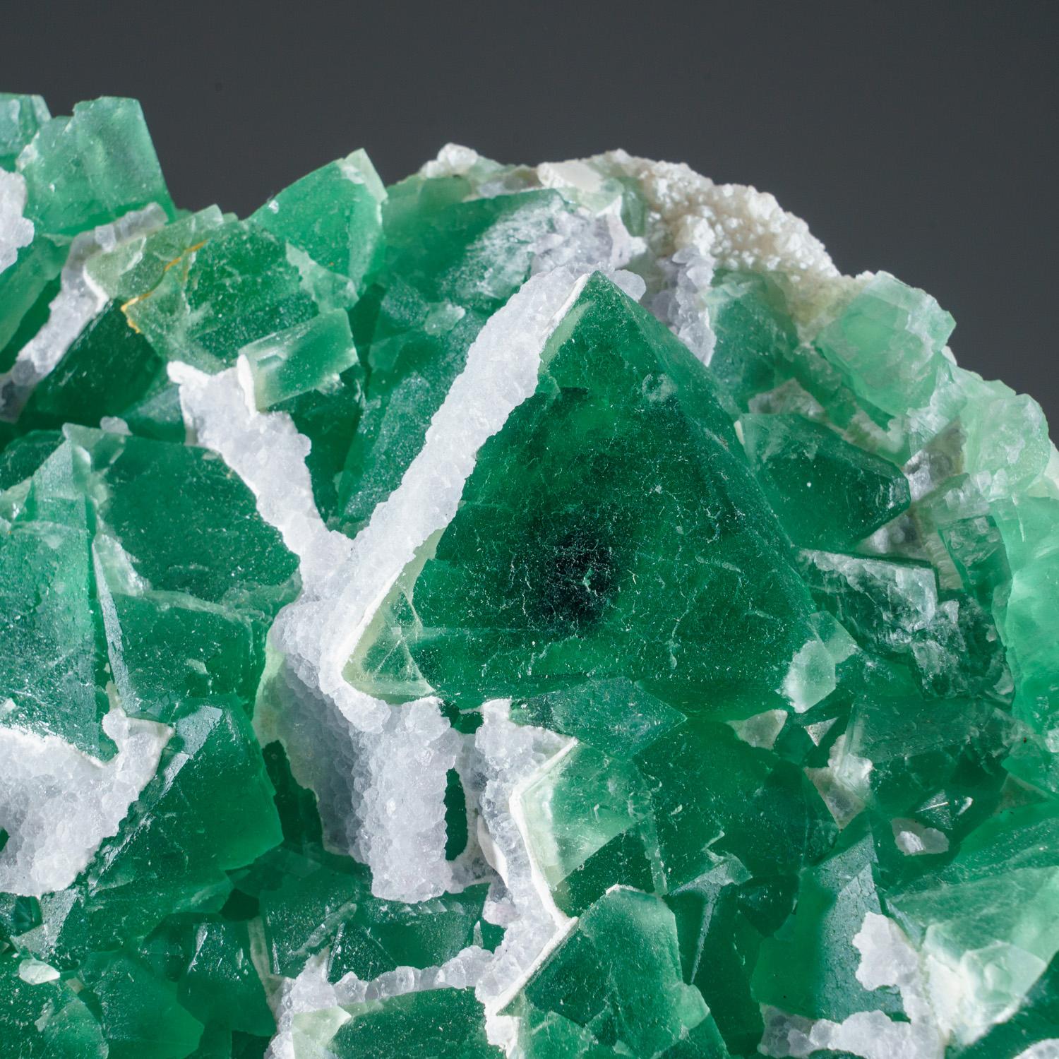 Contemporary Green Fluorite and Calcite from Shanhua Pu Mine, Hunan Province, China For Sale