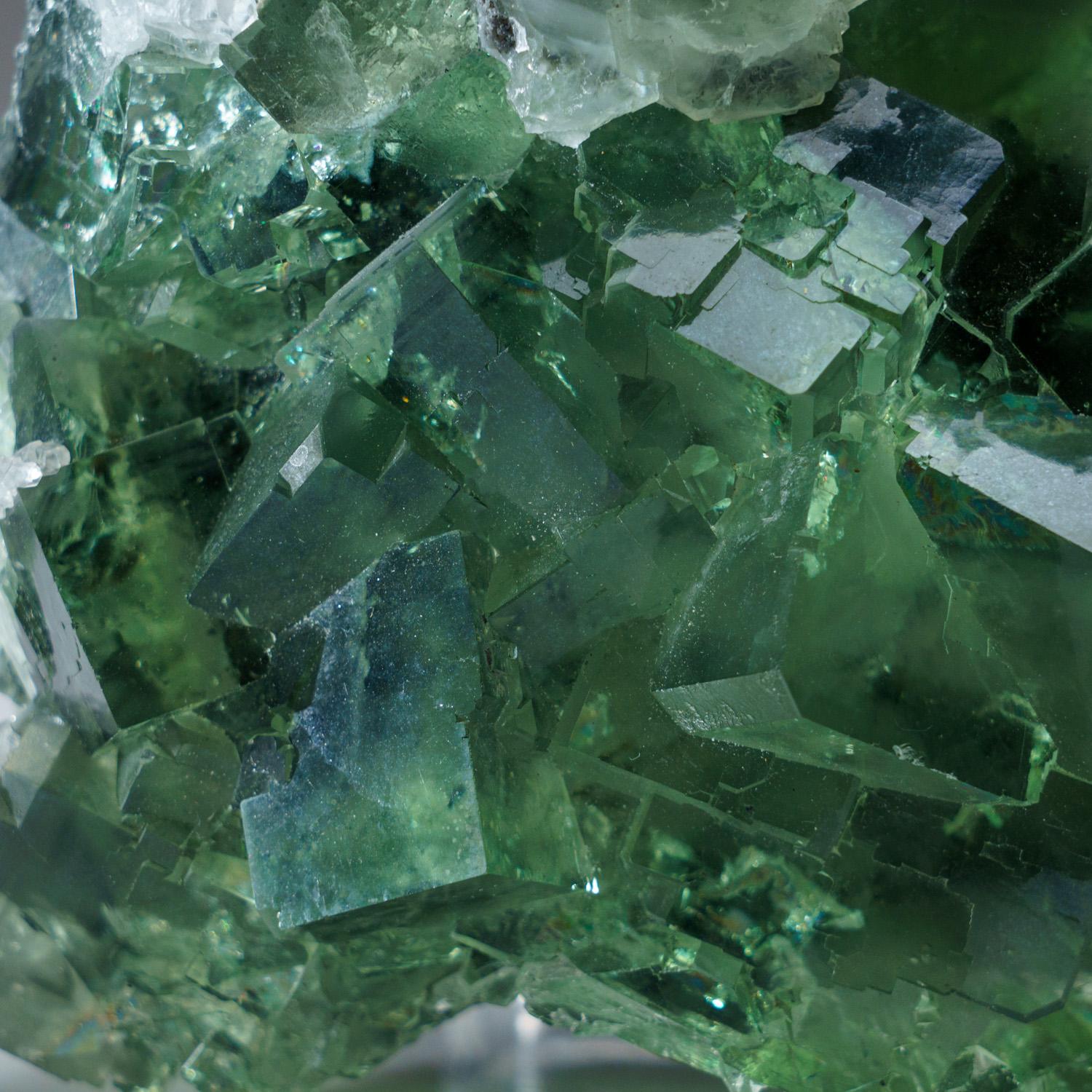 Crystal Green Fluorite and Calcite from Shanhua Pu Mine, Hunan Province, China For Sale
