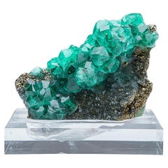 Grüner Fluorit mit Pyrit aus der Huallapon-Mine, Pasto Bueno, Ancash, Peru