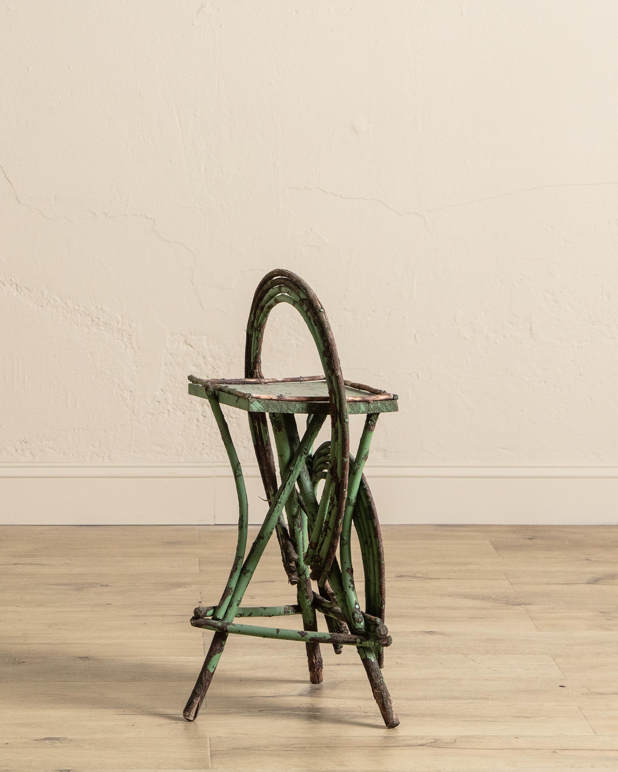 Adirondack Table d'appoint à brindilles en fer à cheval, The Artful Green, début du 20e siècle en vente