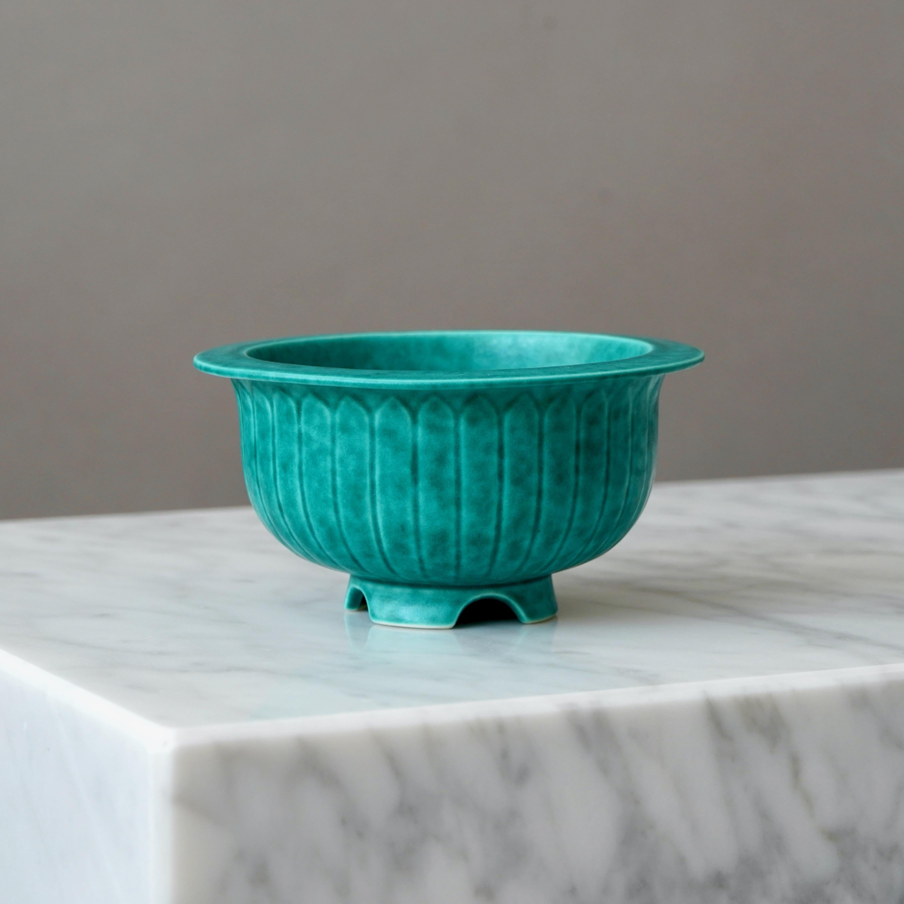 Ciotola con piede verde di Wilhelm Kage per Gustavsberg, Svezia, anni '30 in vendita 2