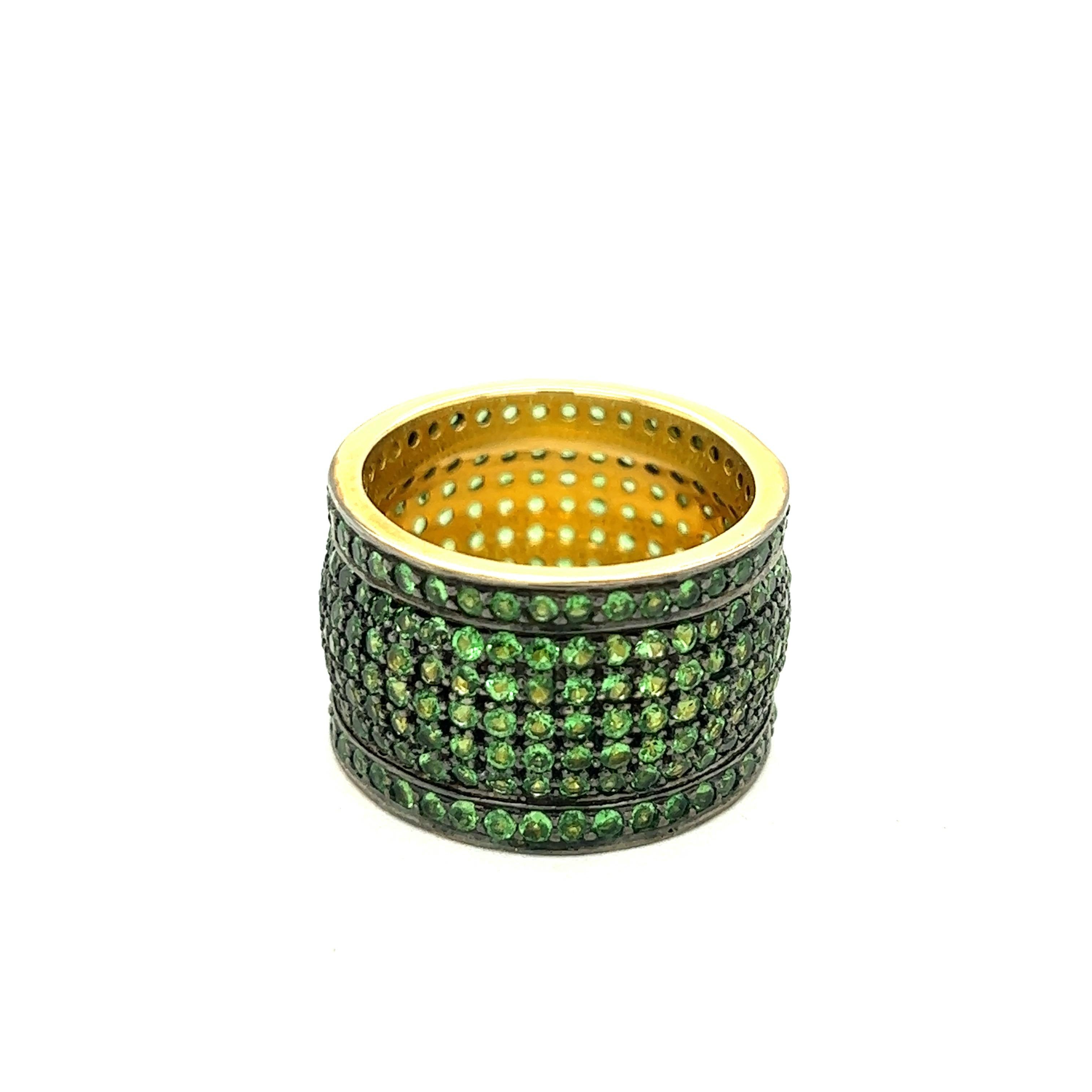 Men's Green Garnet 14k Yellow Gold Band Ring For Sale