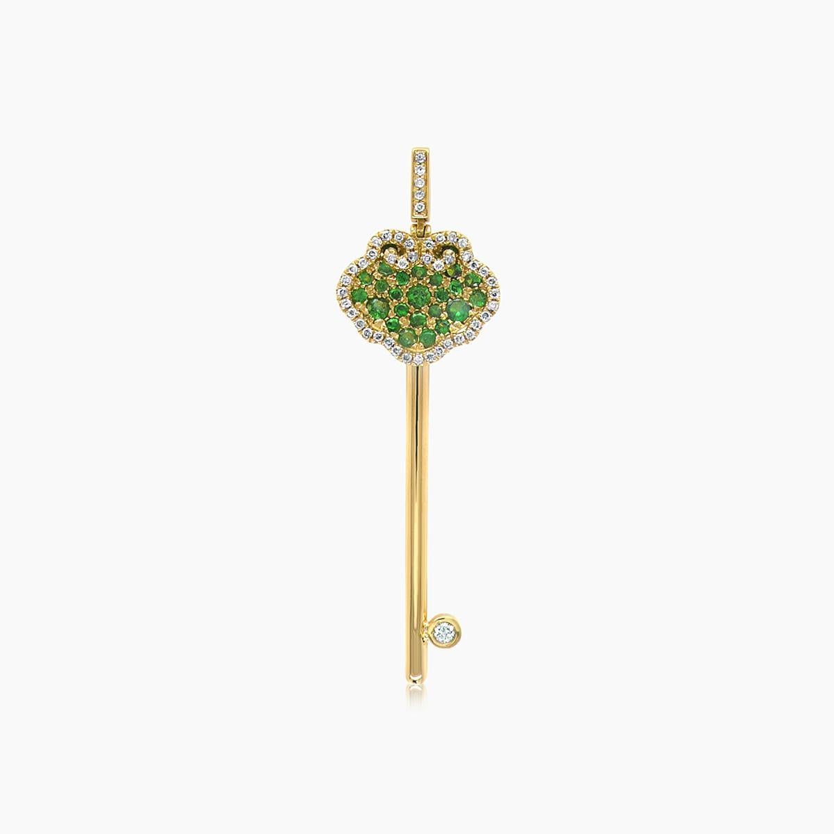 Grüner Granat & Fancy Diamond Pave 18K Gelbgold Schlüsselanhänger im Zustand „Neu“ im Angebot in Oakton, VA