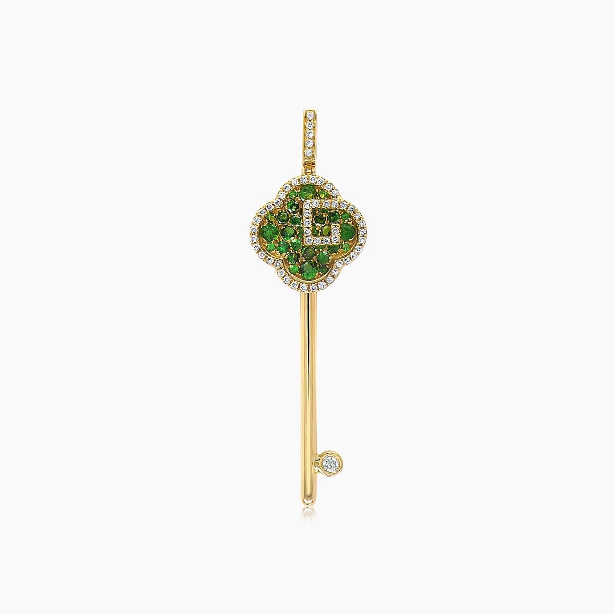 Grüner Granat & Fancy Diamant Pave Clover 18K Gelbgold Schlüsselanhänger im Zustand „Neu“ im Angebot in Oakton, VA