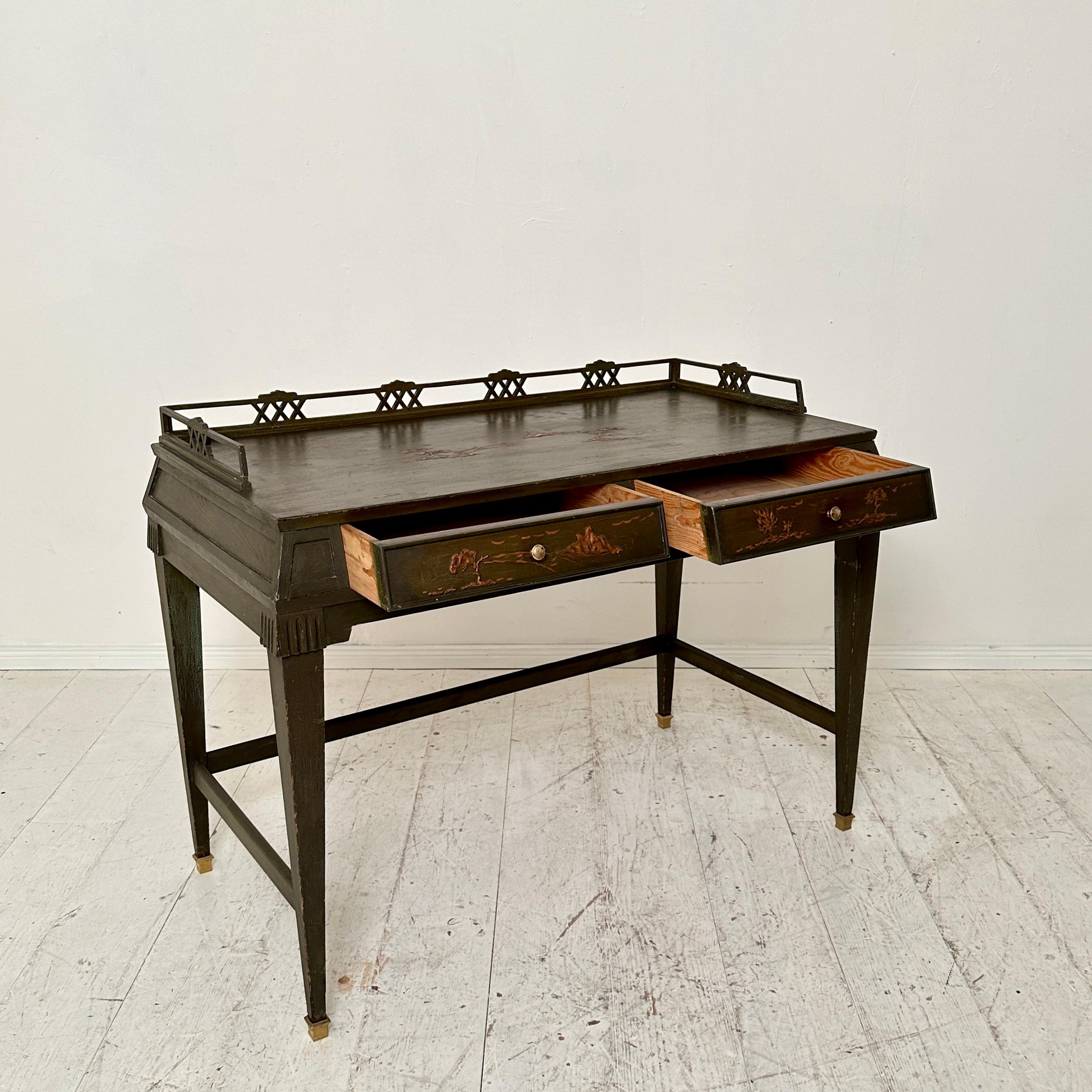 Early 20th Century Green German Art Deco Chinoiserie Desk with 2 Drawers and tapered Legs, 1920s