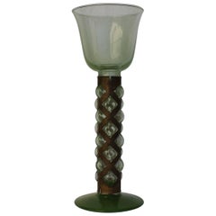 Tasse en verre vert et laiton, à la manière de la période de la Sécession viennoise