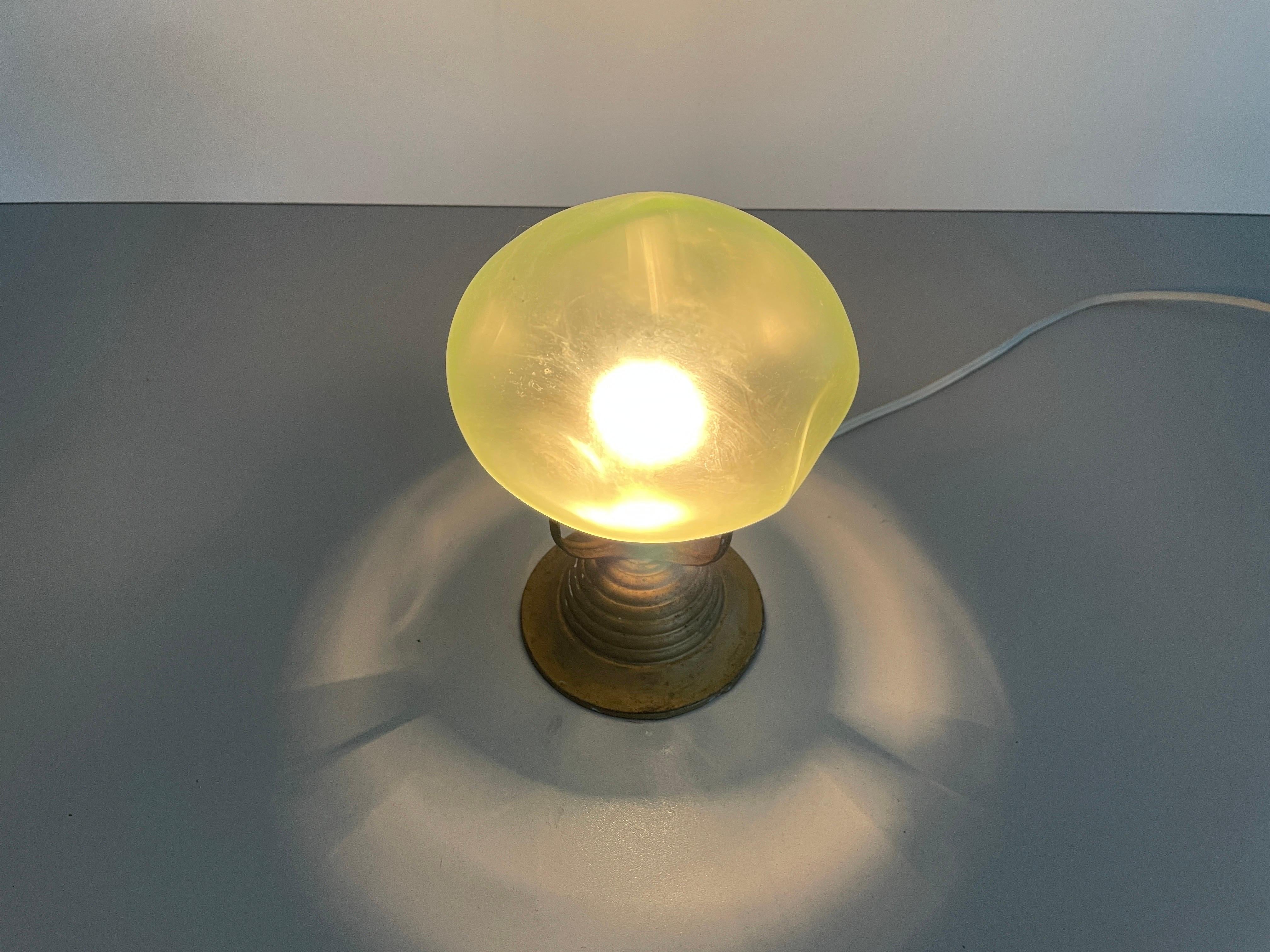 Piccola lampada da soffitto in vetro verde Art Deco, anni '50, Germania in vendita 8