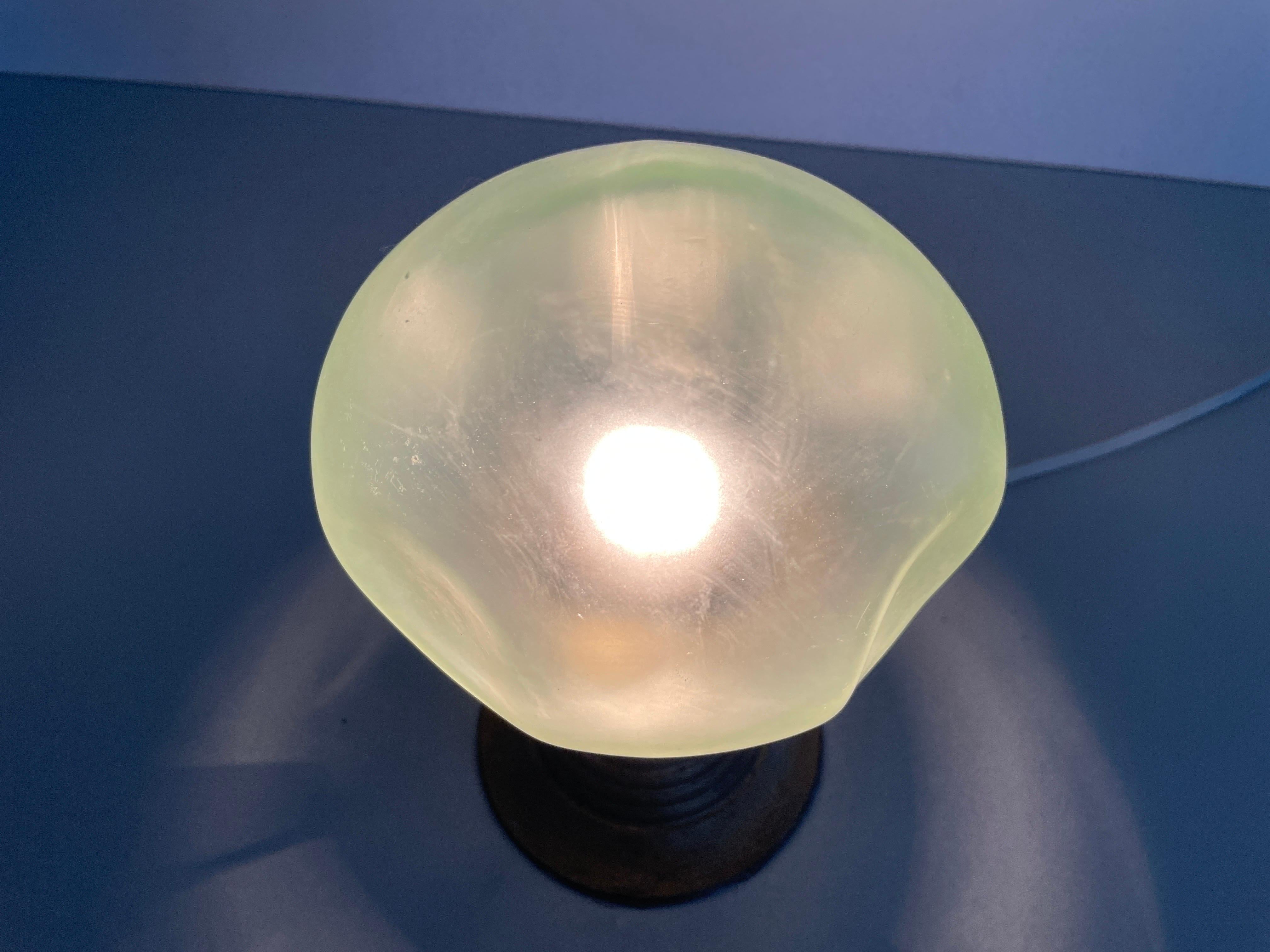 Piccola lampada da soffitto in vetro verde Art Deco, anni '50, Germania in vendita 10