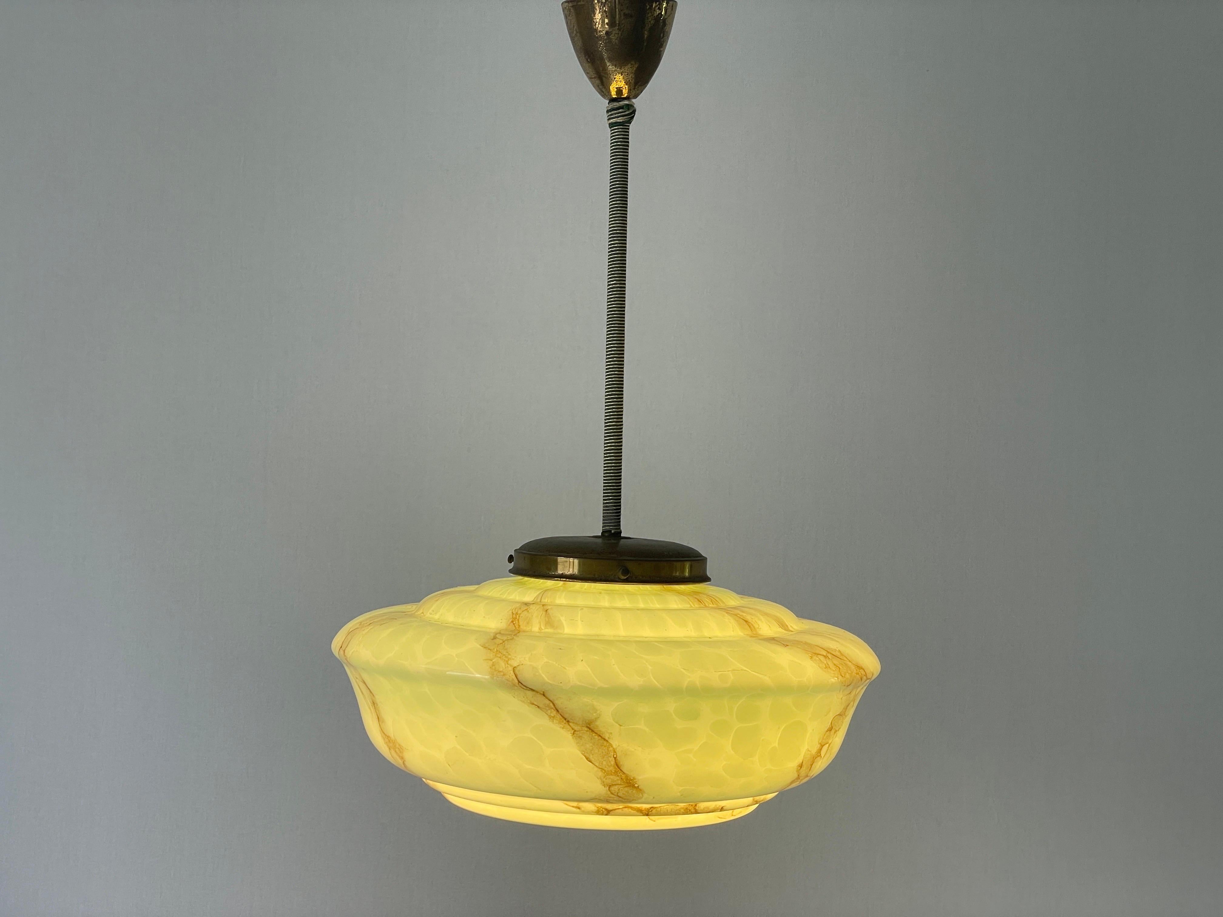 Lampada da soffitto in vetro verde in stile Art Déco, anni '1940, Germania in vendita 6