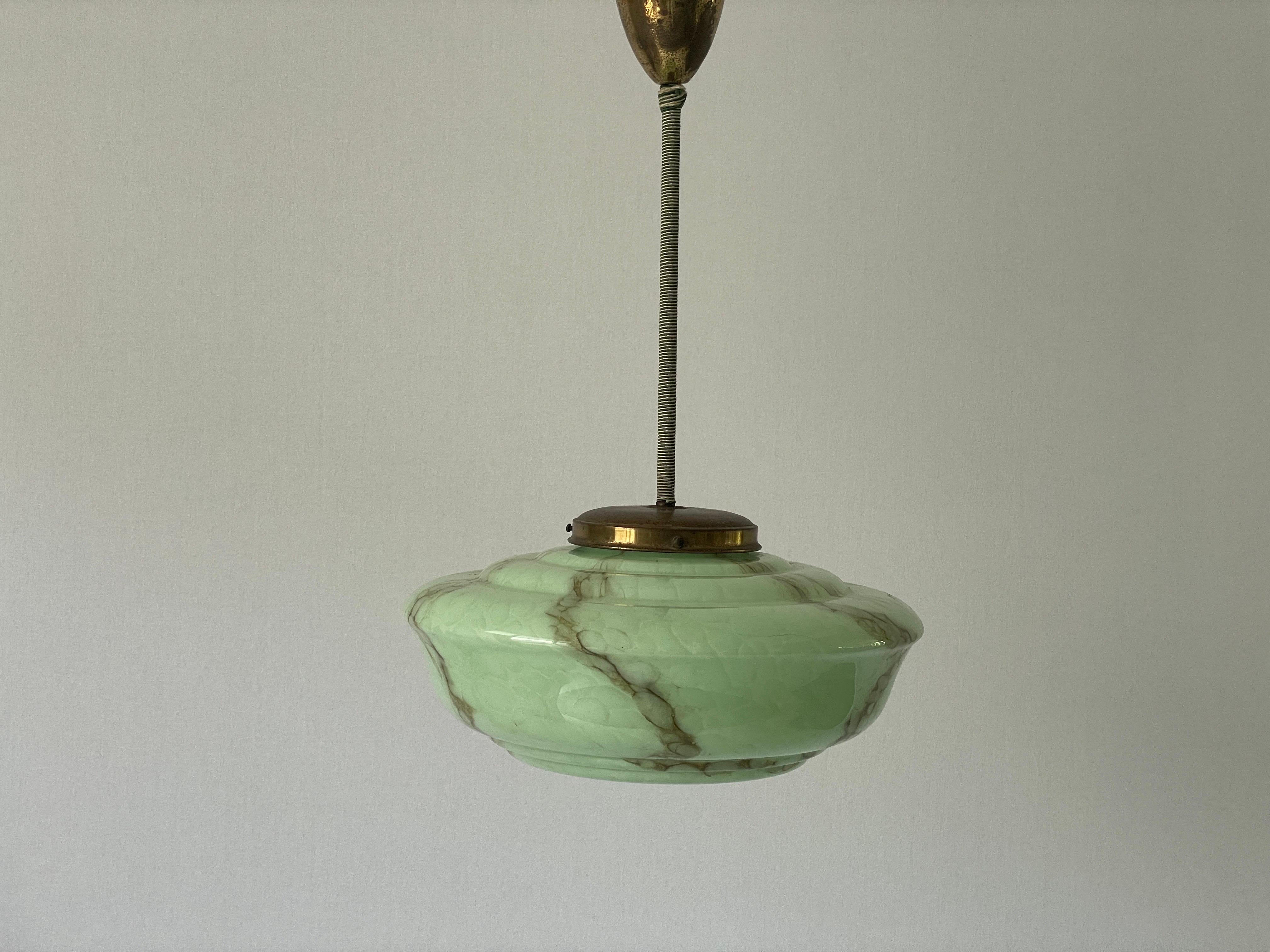 Metà XX secolo Lampada da soffitto in vetro verde in stile Art Déco, anni '1940, Germania in vendita