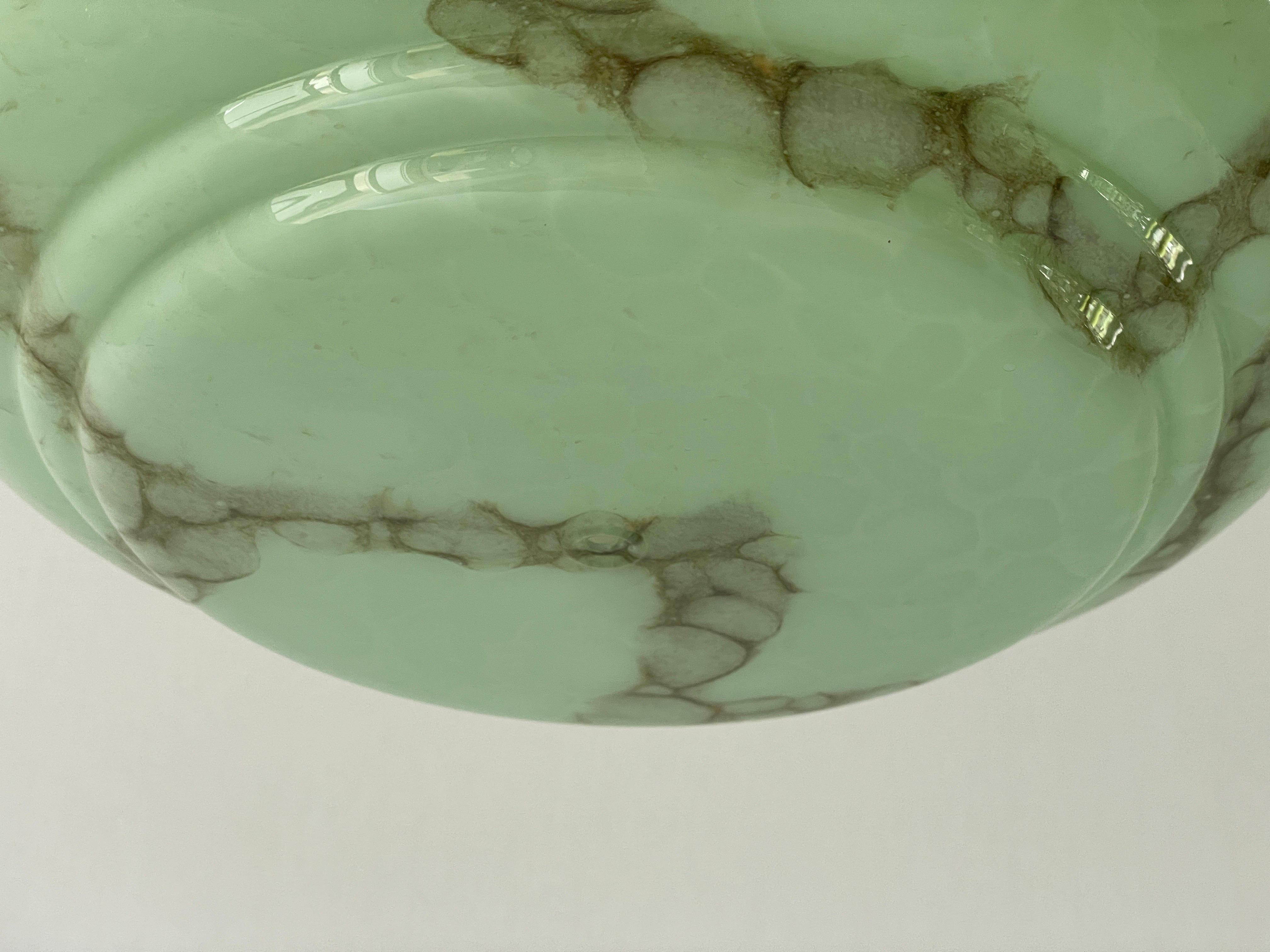 Lampada da soffitto in vetro verde in stile Art Déco, anni '1940, Germania in vendita 2