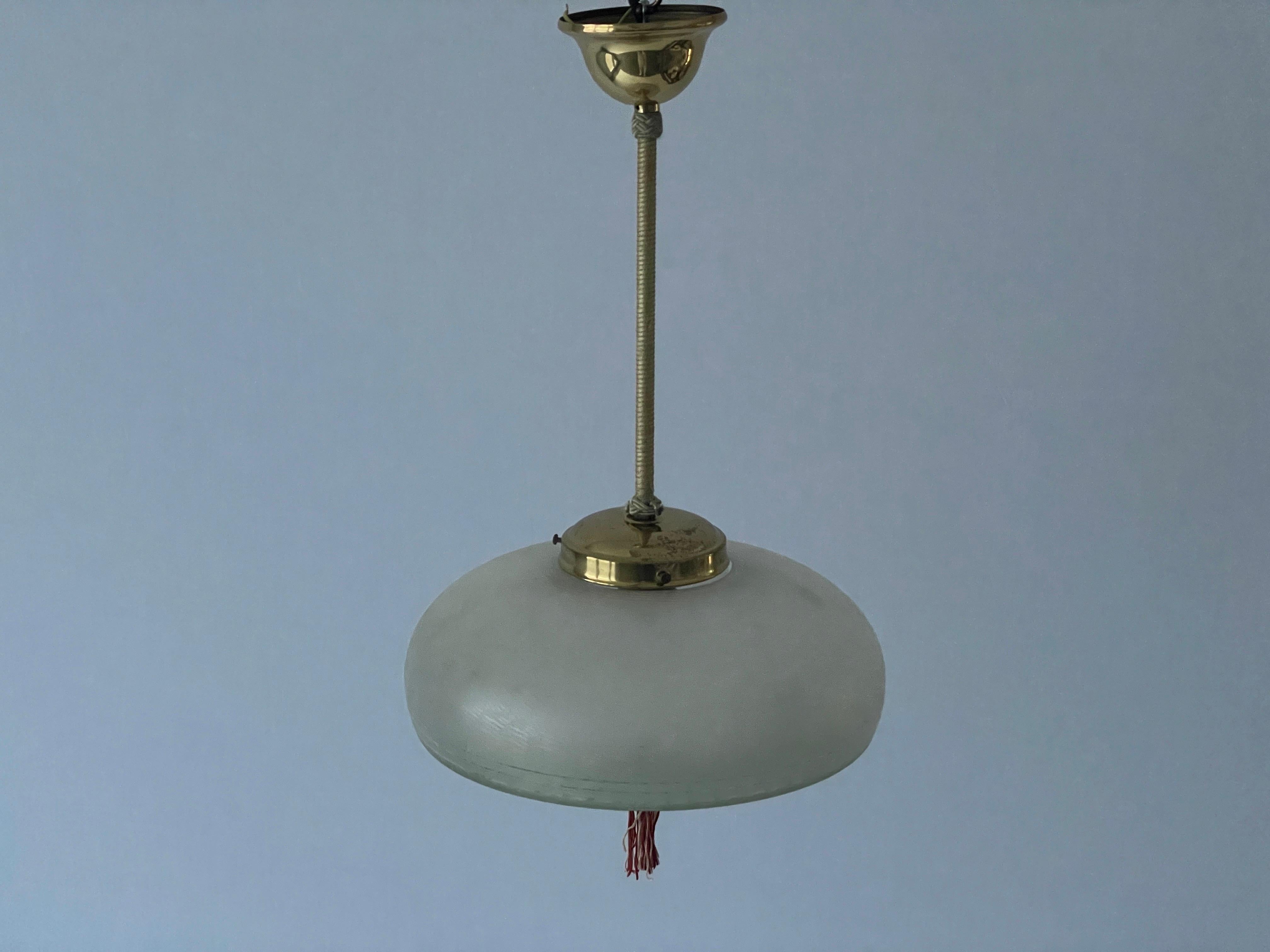 Grünglas-Deckenlampe im Art-Déco-Stil, 1960er Jahre, Deutschland (Messing) im Angebot