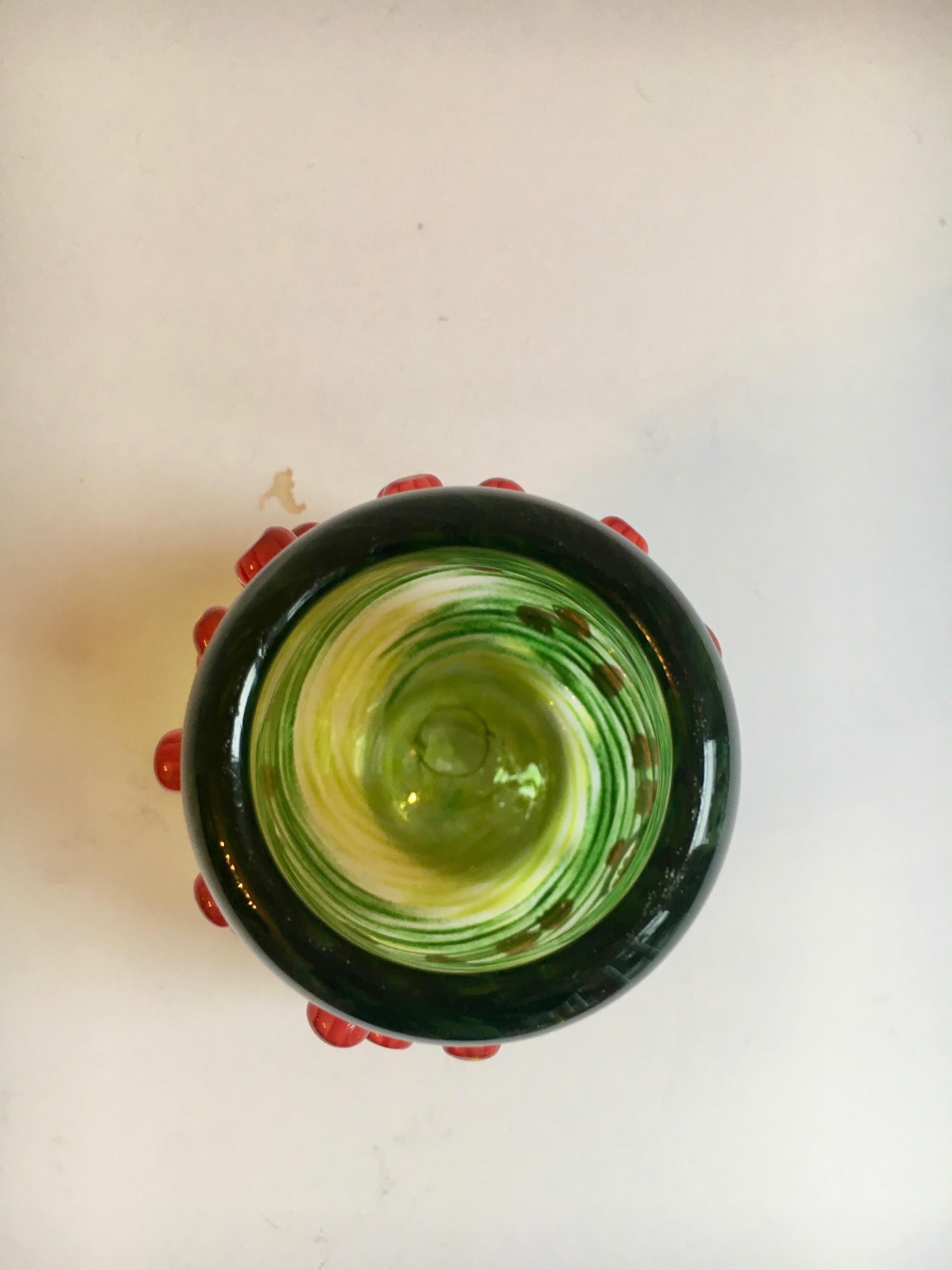 Green Glass Art Vase In Good Condition In Los Angeles, CA