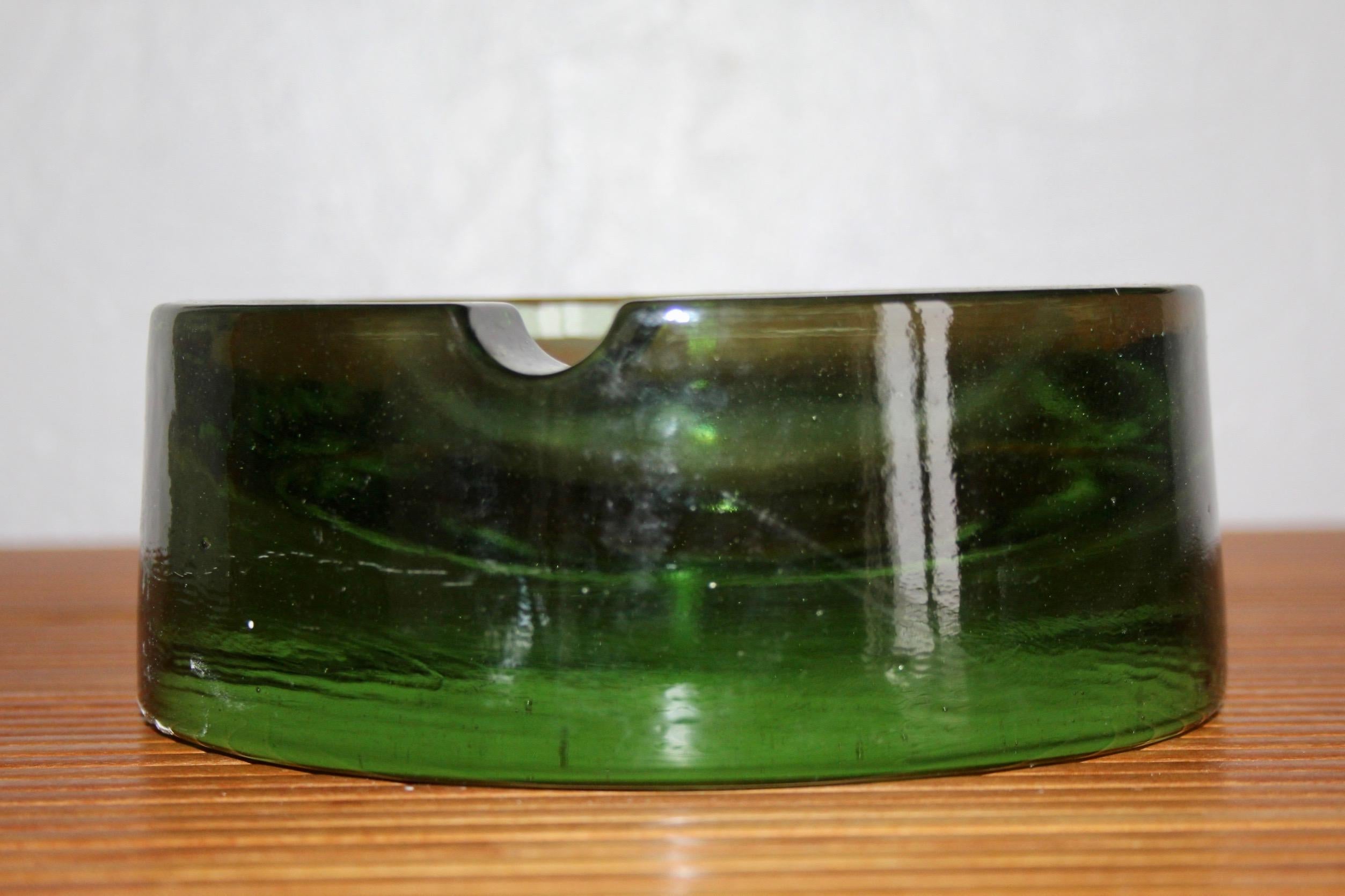 Cendrier en verre vert Bon état - En vente à grand Lancy, CH