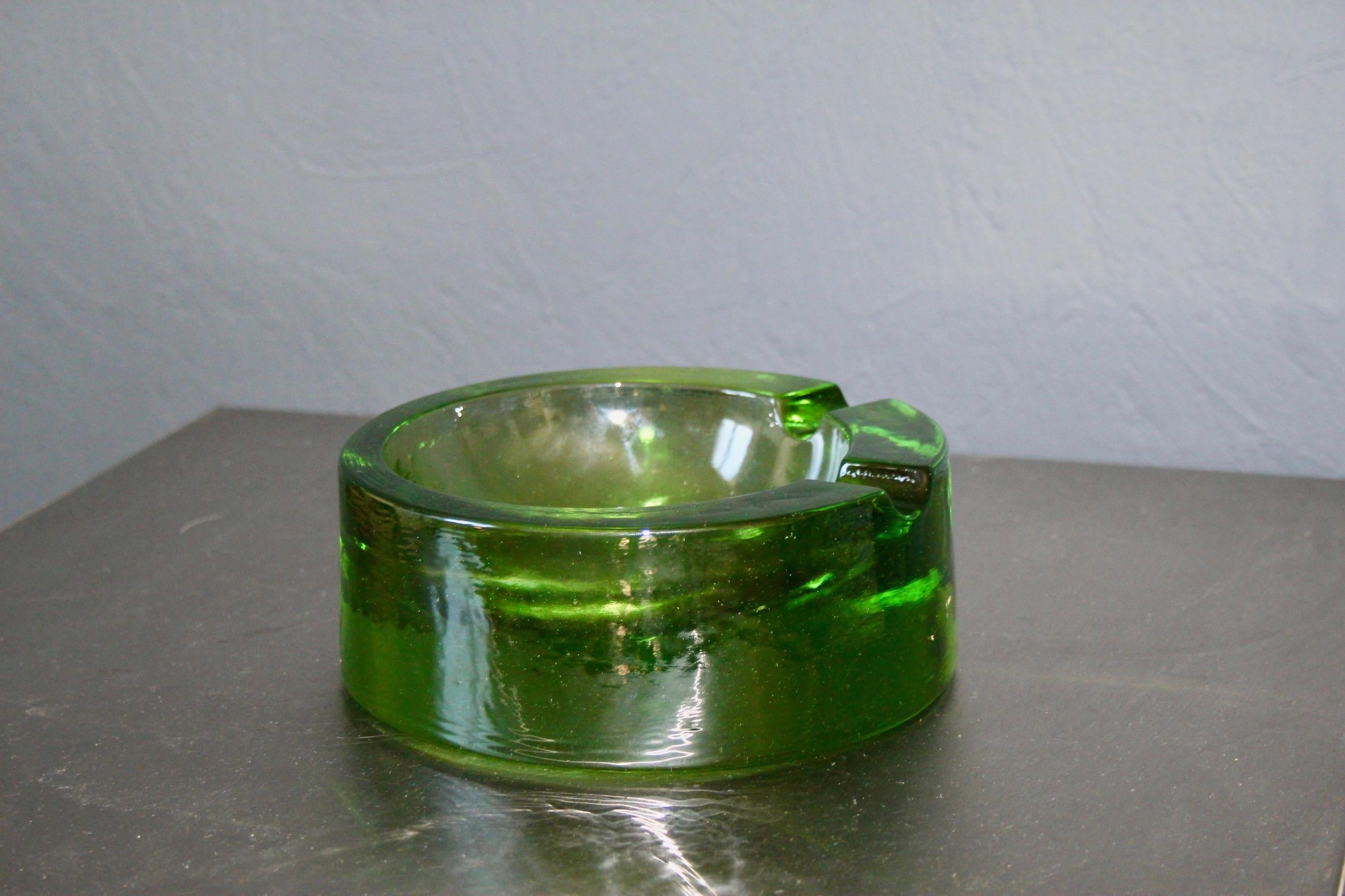 Green Glass Ashtray In Good Condition In grand Lancy, CH
