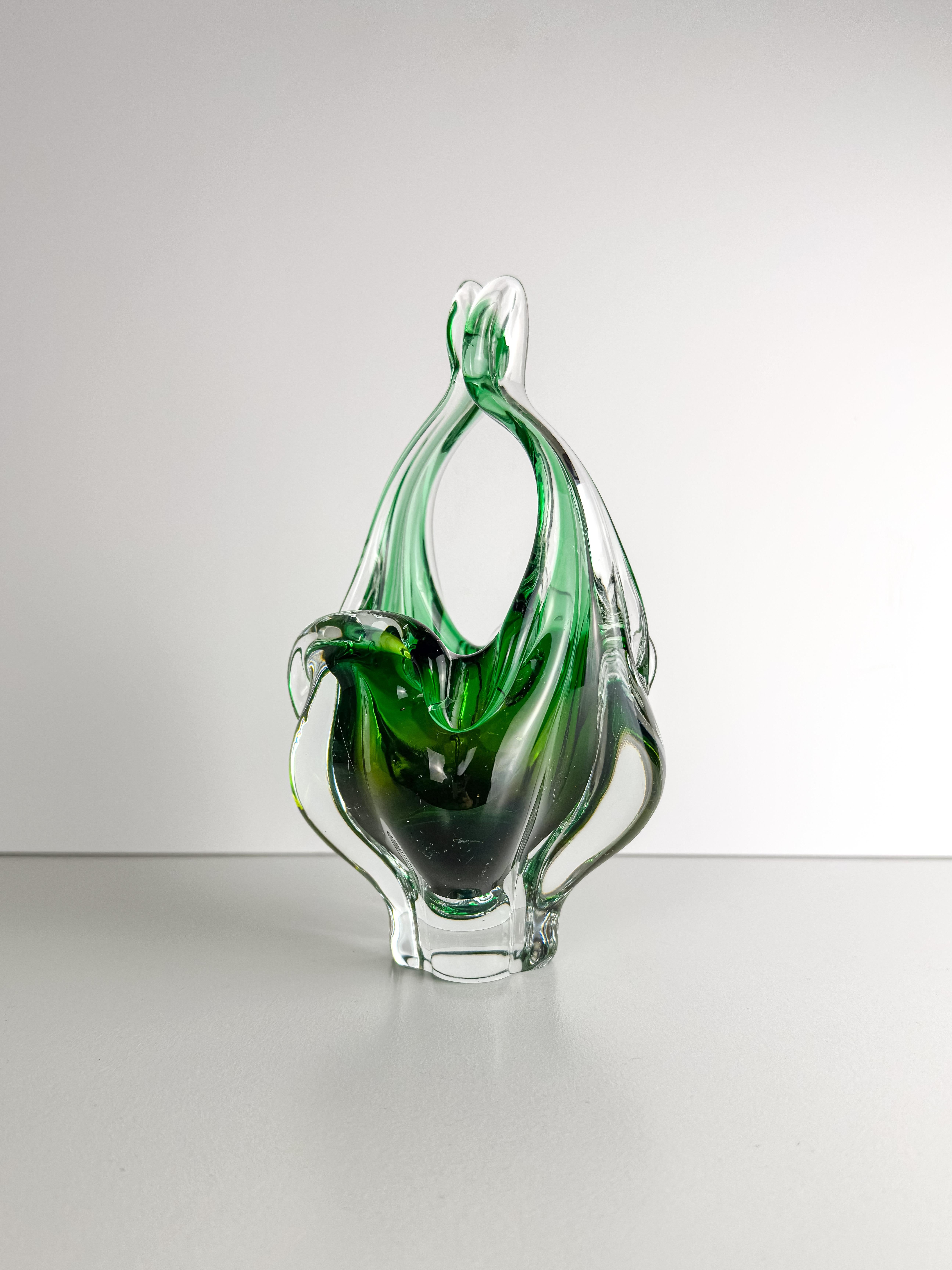XX secolo Ciotola in vetro verde di Josef Hospodka per Chribska Glassworks, circa anni '70 in vendita