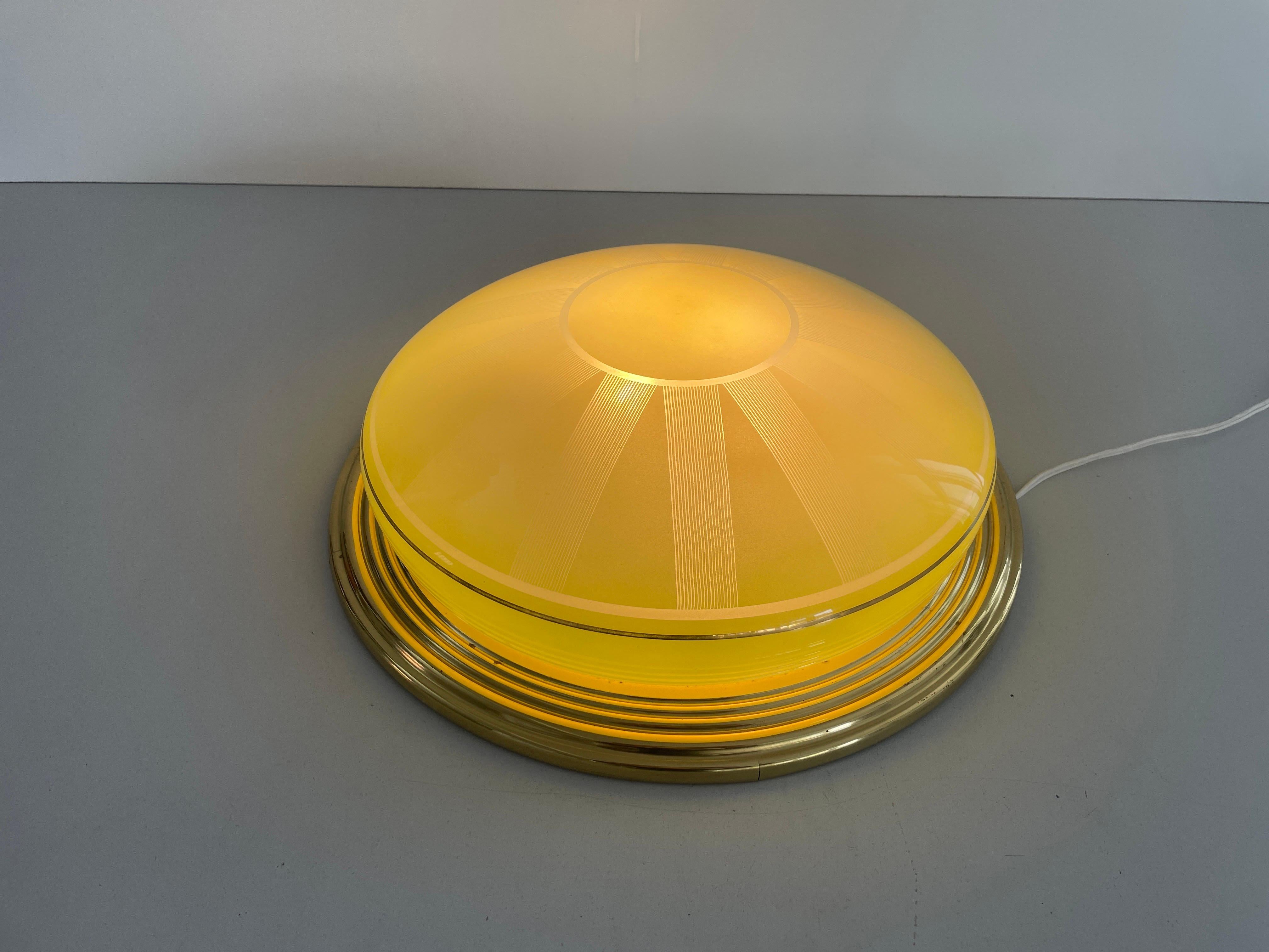 Lampada da soffitto grande Art Deco con base in ottone e vetro verde, anni '50, Germania in vendita 3