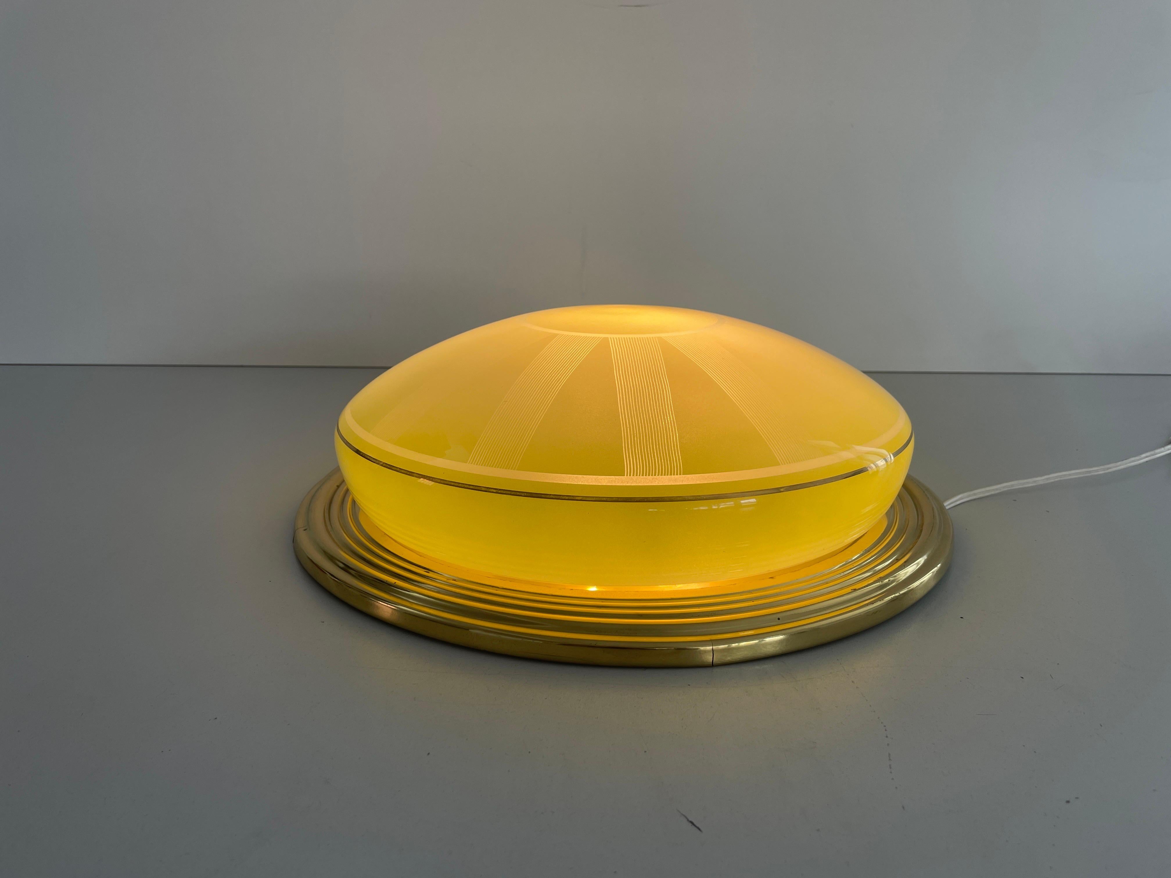Lampada da soffitto grande Art Deco con base in ottone e vetro verde, anni '50, Germania in vendita 4