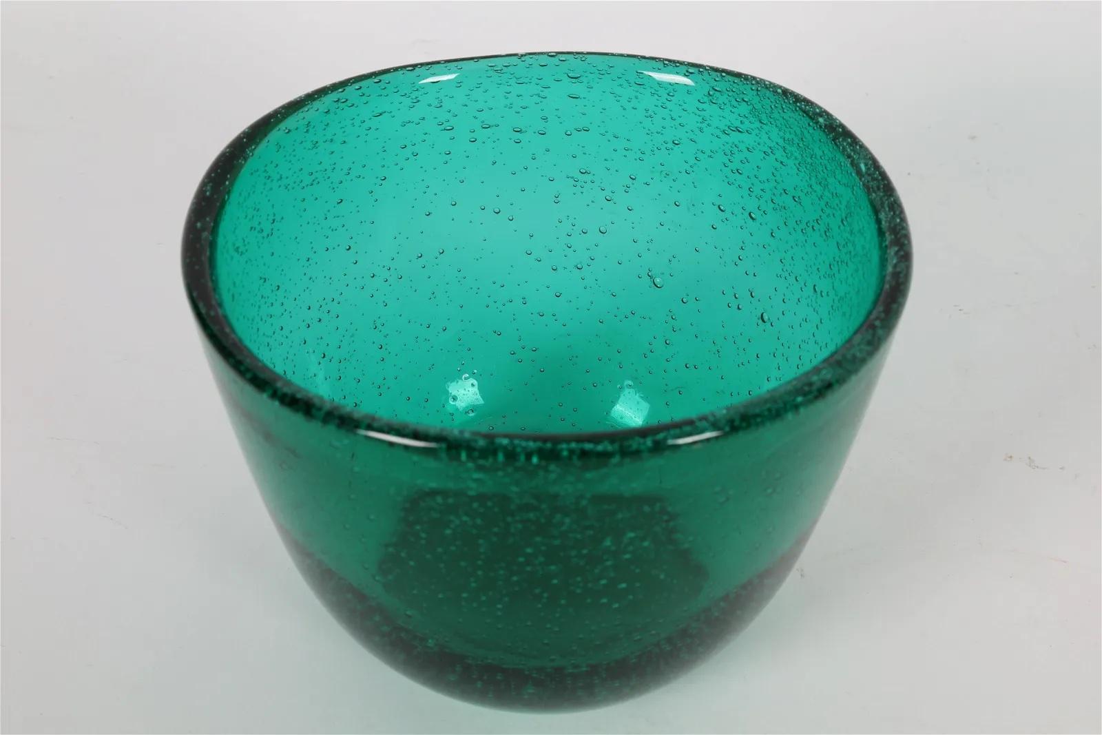 Grüne Blasenschale aus Glas mit Grünland-Jutrem-Muster von Hadeland (Moderne der Mitte des Jahrhunderts) im Angebot