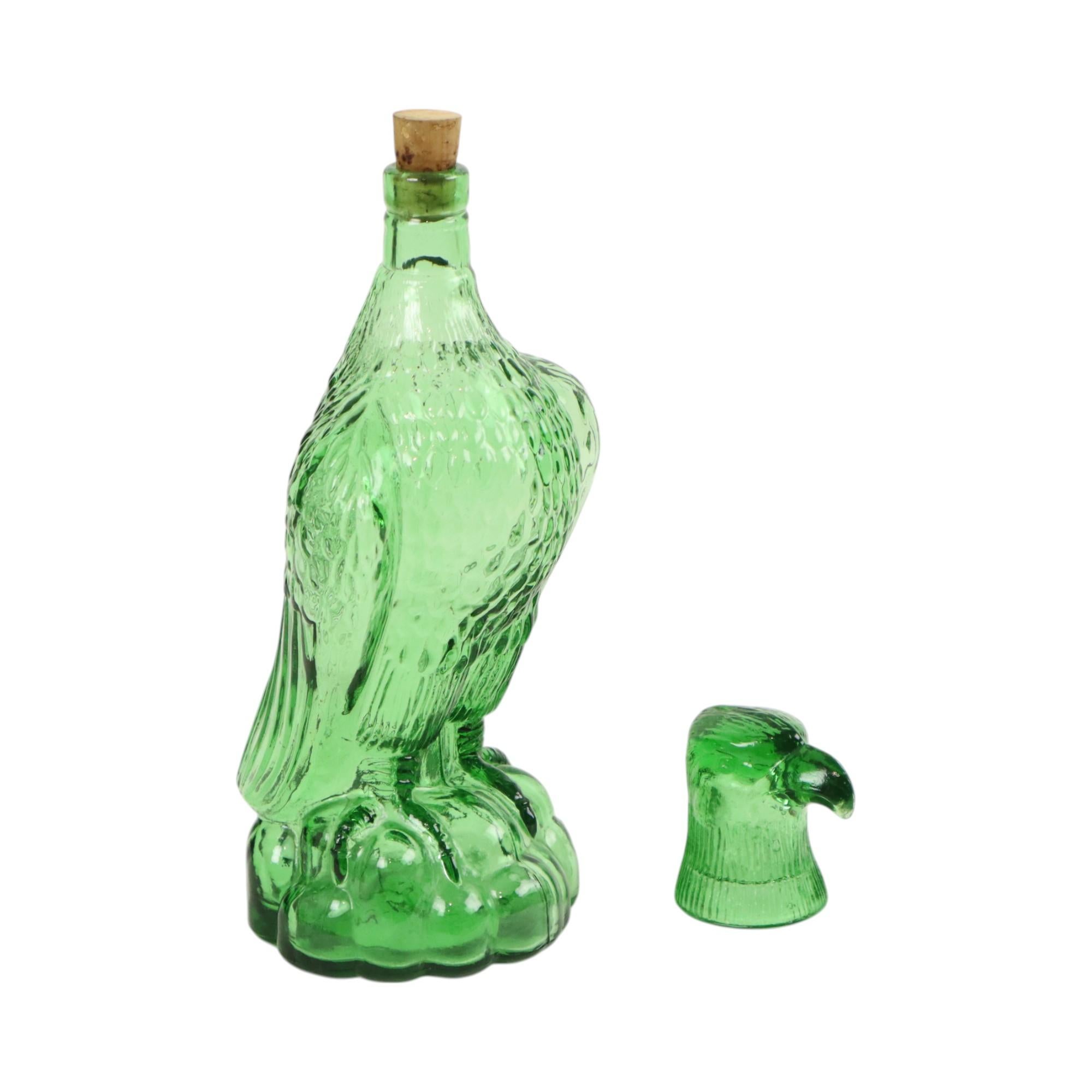 Jarra de cristal verde Ave de presa Águila Bessi Italia 29cm en venta 7