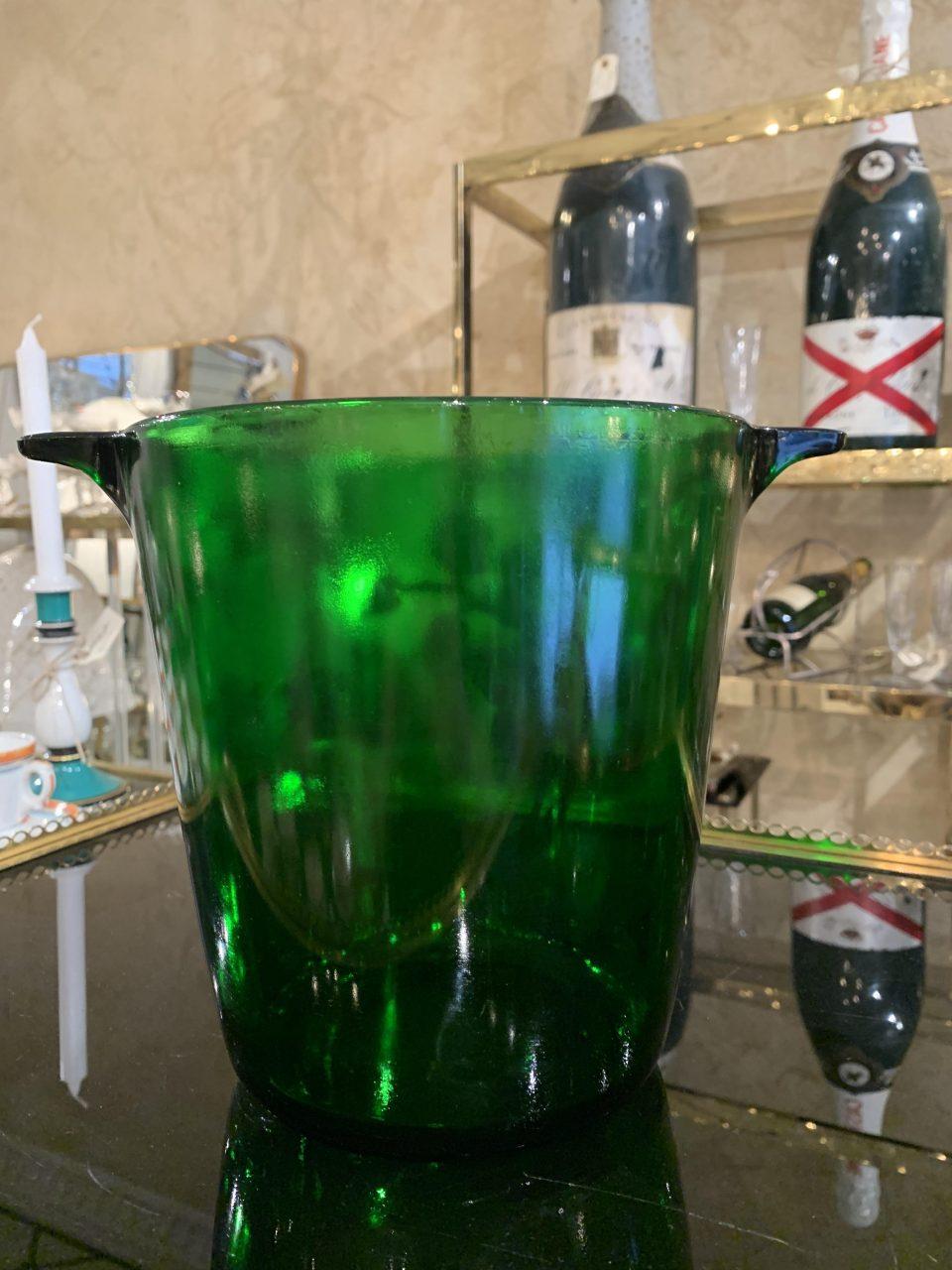 Grüner Glas-Champagnerkühler, Perrier Jouët im Zustand „Gut“ in Copenhagen K, DK