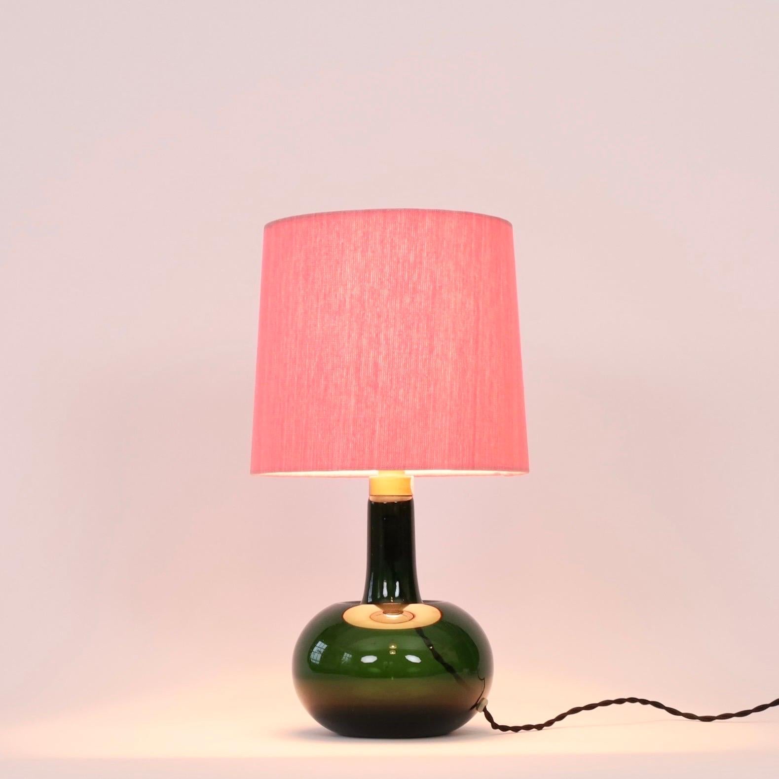 Lampe de bureau en verre vert par Michael Bang pour Holmegaard, 1970, Danemark en vente 6
