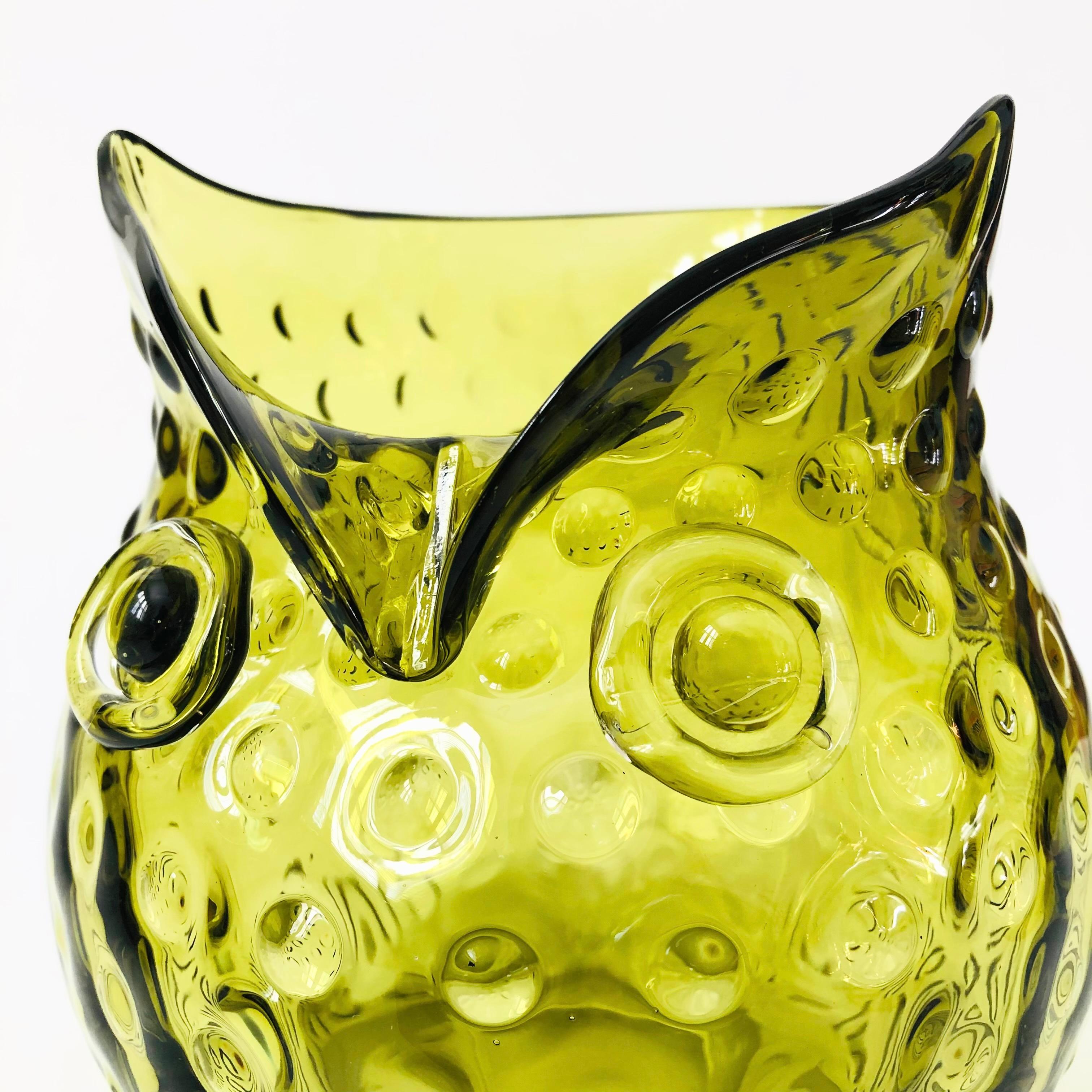 Green Glass Owl Vase In Good Condition In Fairfield, CA