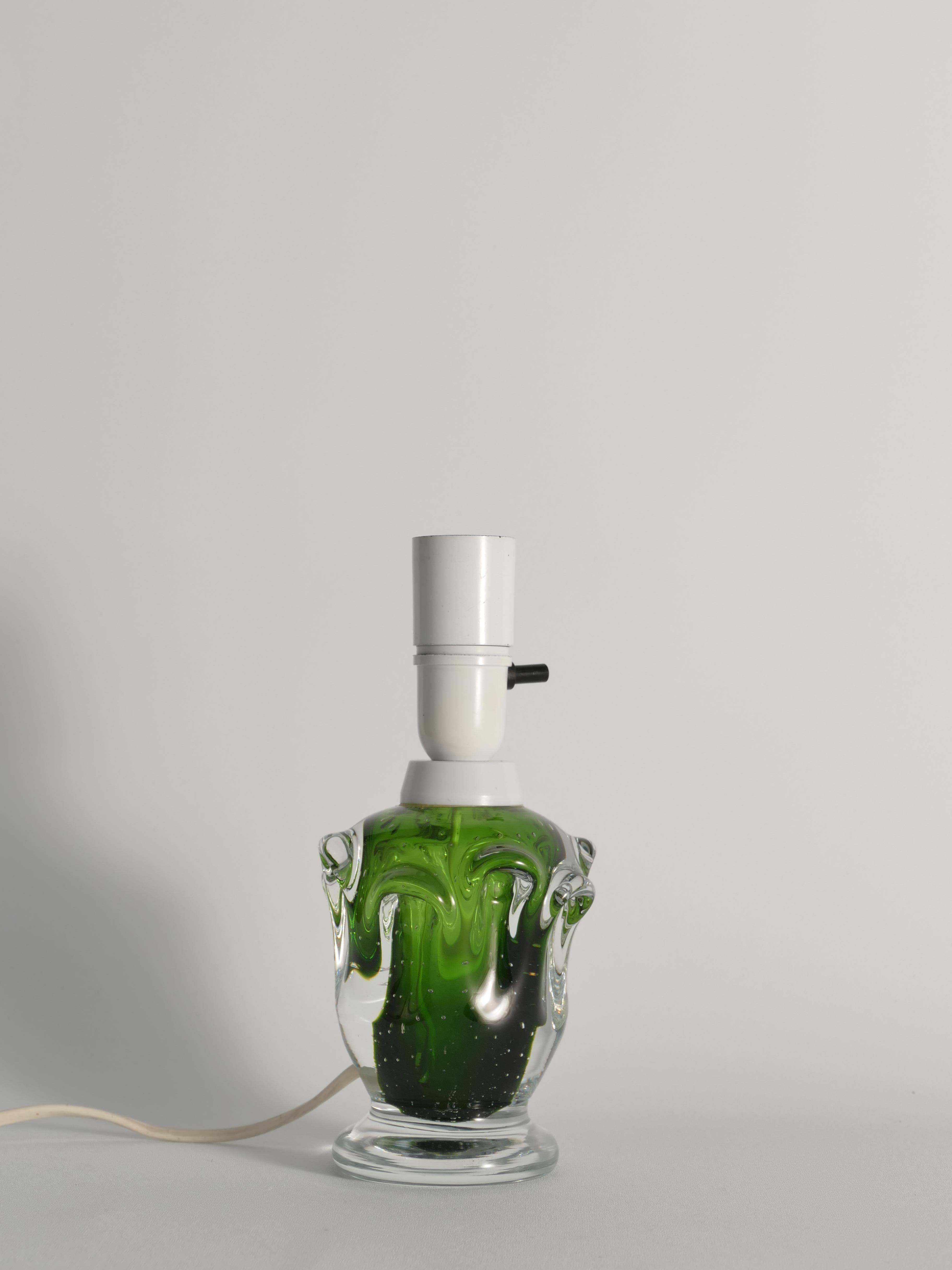 Mid-Century Modern Lampe de table en verre vert Börne Augustsson, Åseda, années 1950 en vente