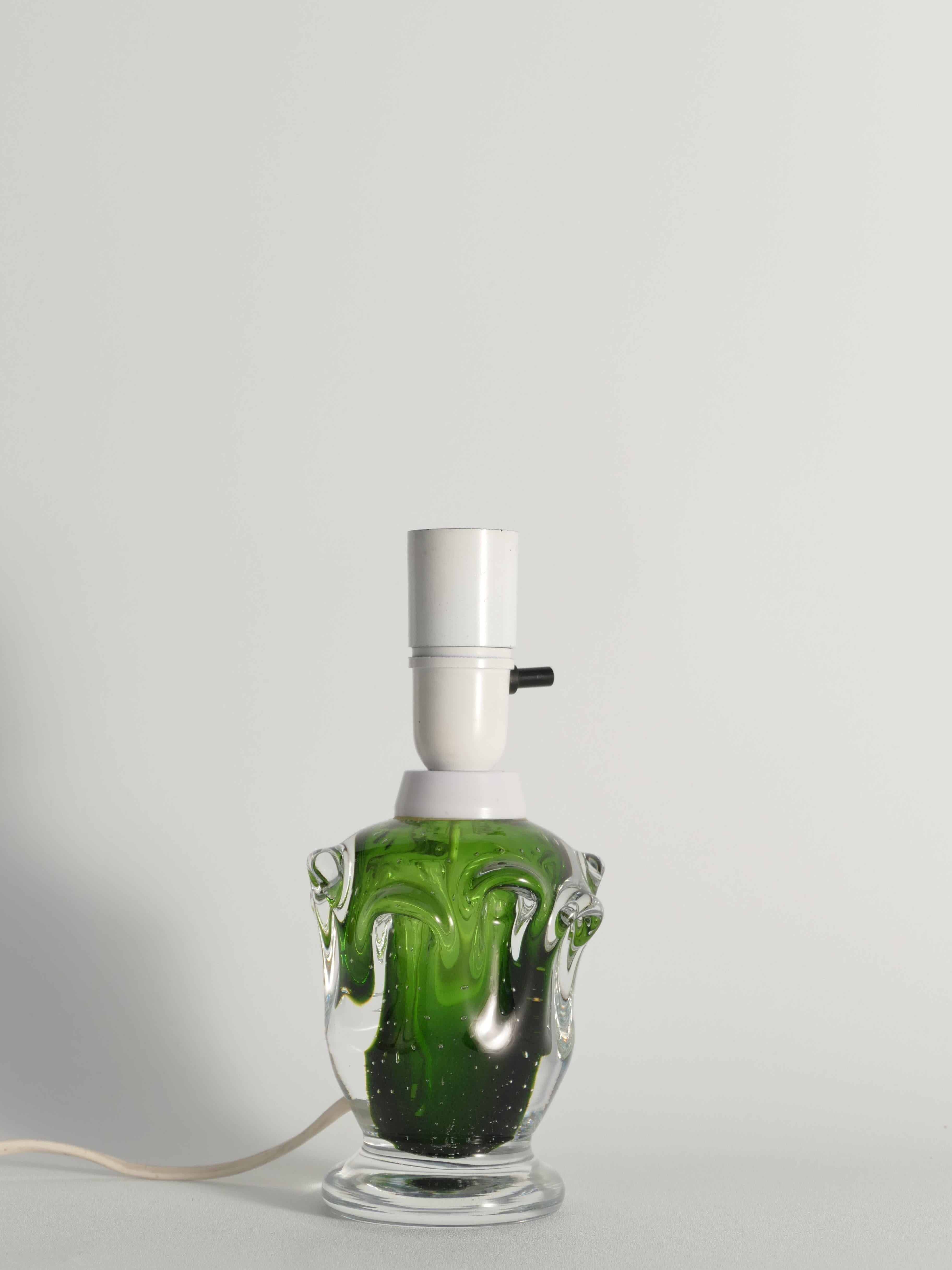 Fait main Lampe de table en verre vert Börne Augustsson, Åseda, années 1950 en vente